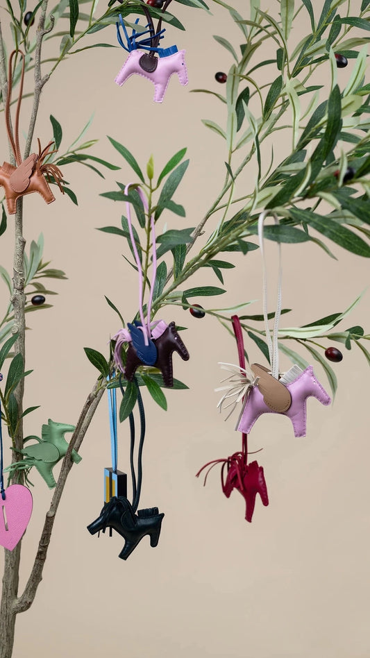 The Art of Bag Customization: Elevating Luxury with Personal Touches