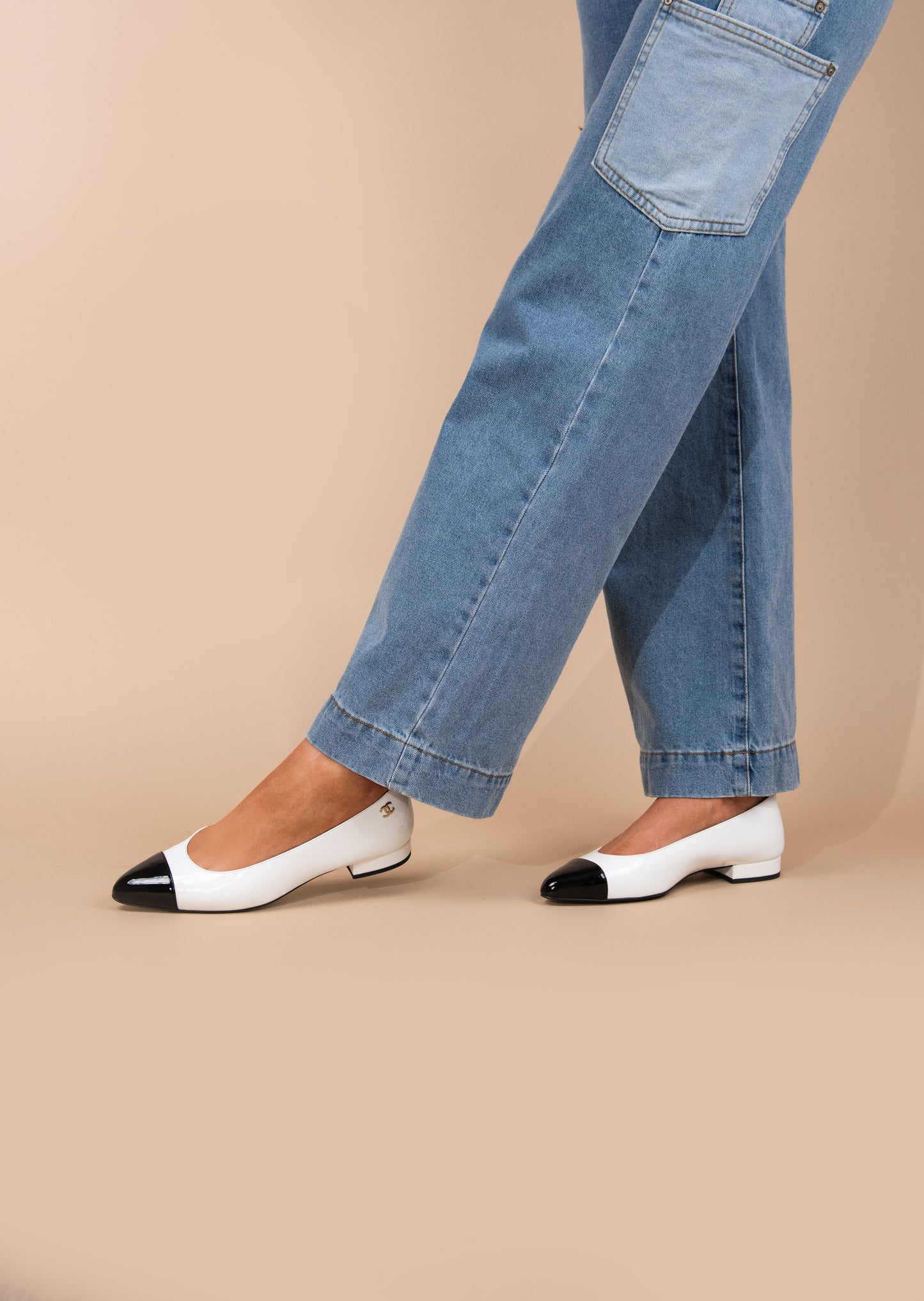 Chanel White/Black Flats