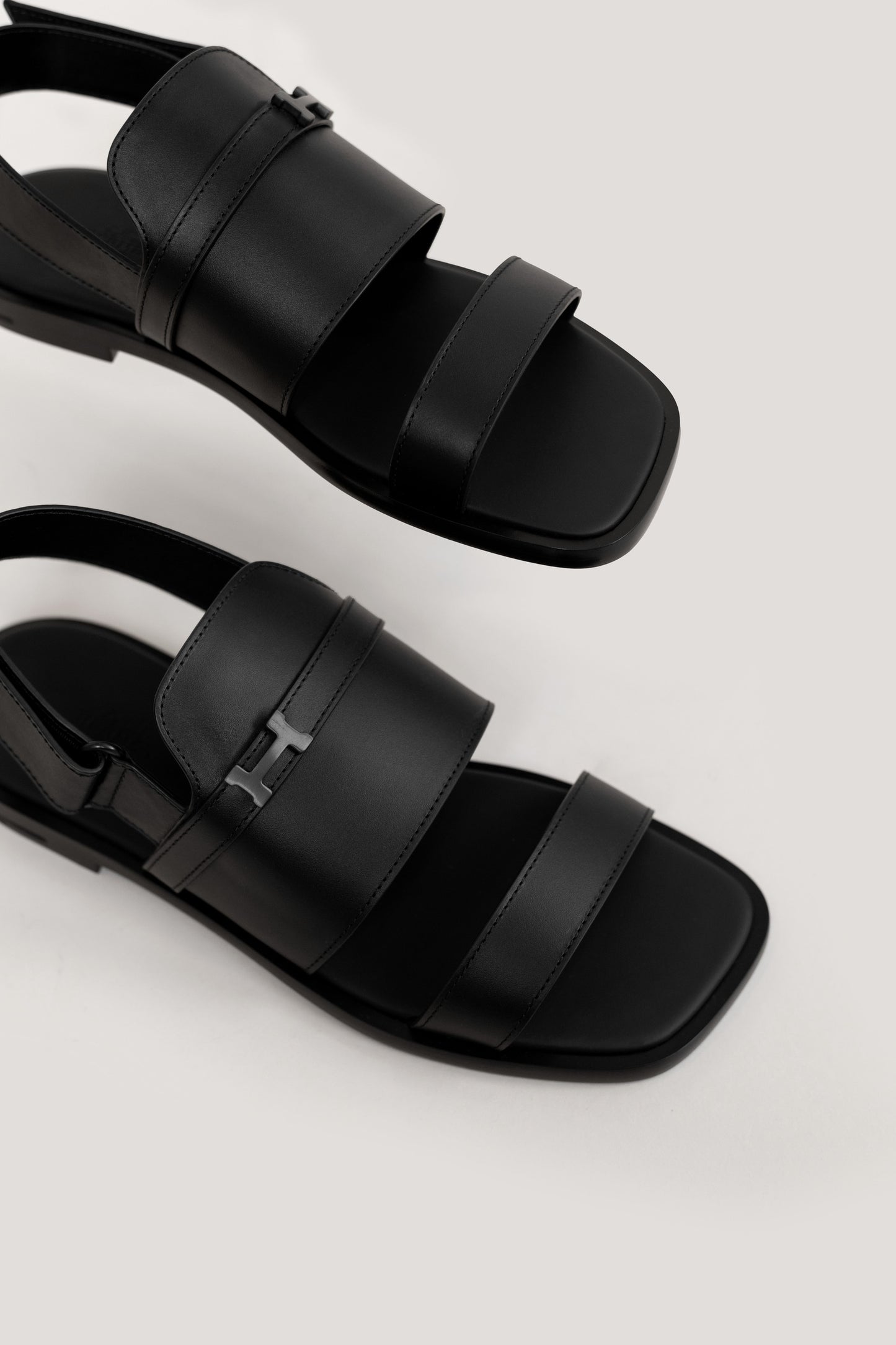 Hermès Henrio Black Sandals