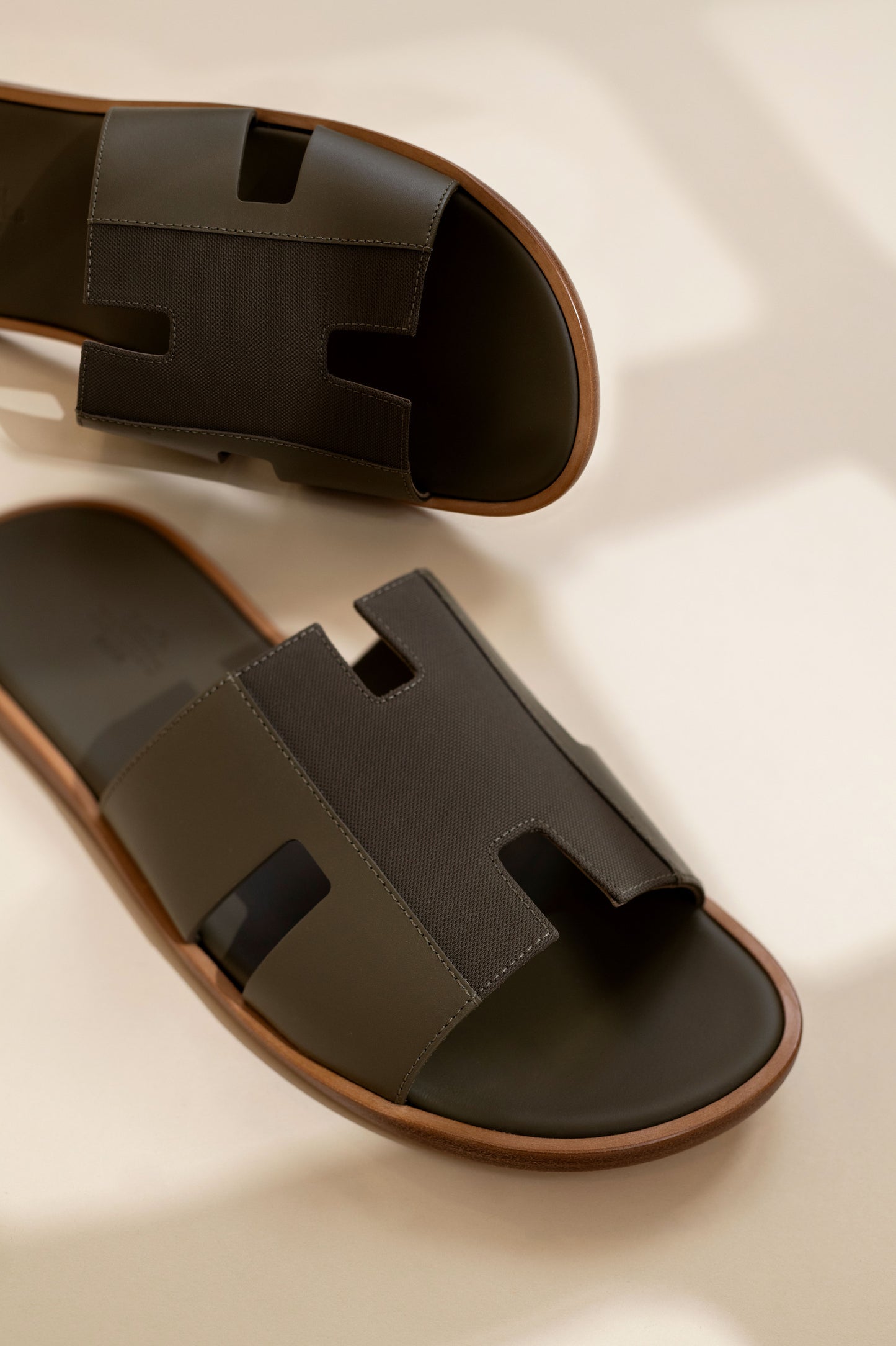 Hermès Izmir Sandals in Vert Toundra
