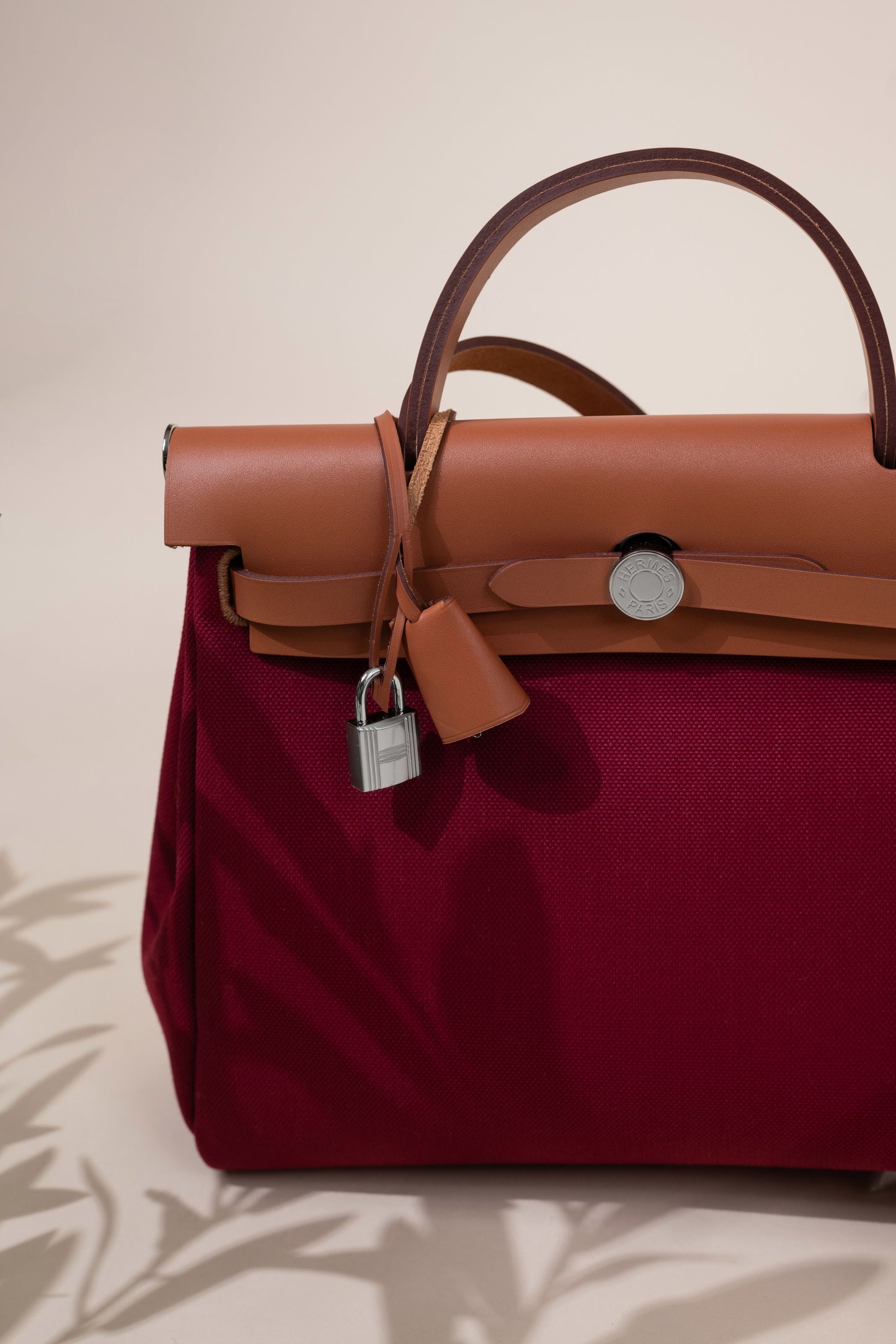 Hermès Herbag 31 in Fauve/Rouge Grenat