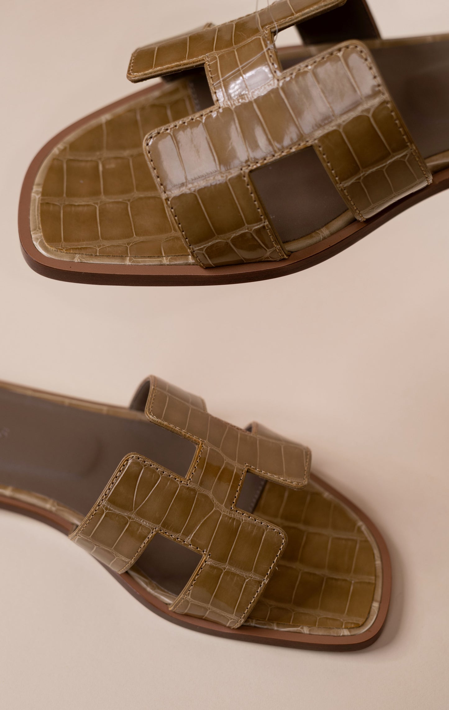 Hermès Oran Alligator Sandals in Beige Sable