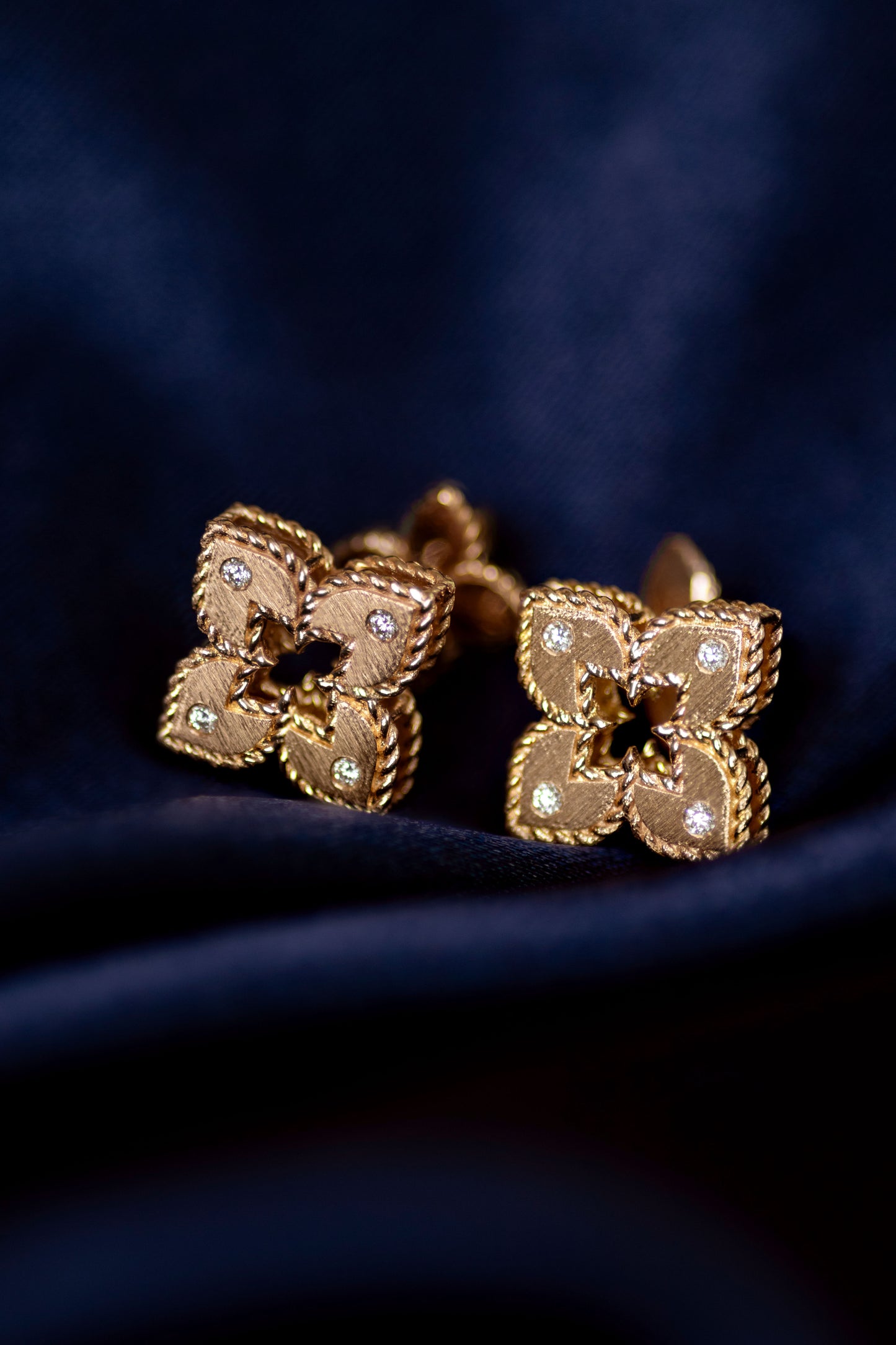 Roberto Coin Venetian Princess Yellow Gold Flower Earrings in Small/XSmall