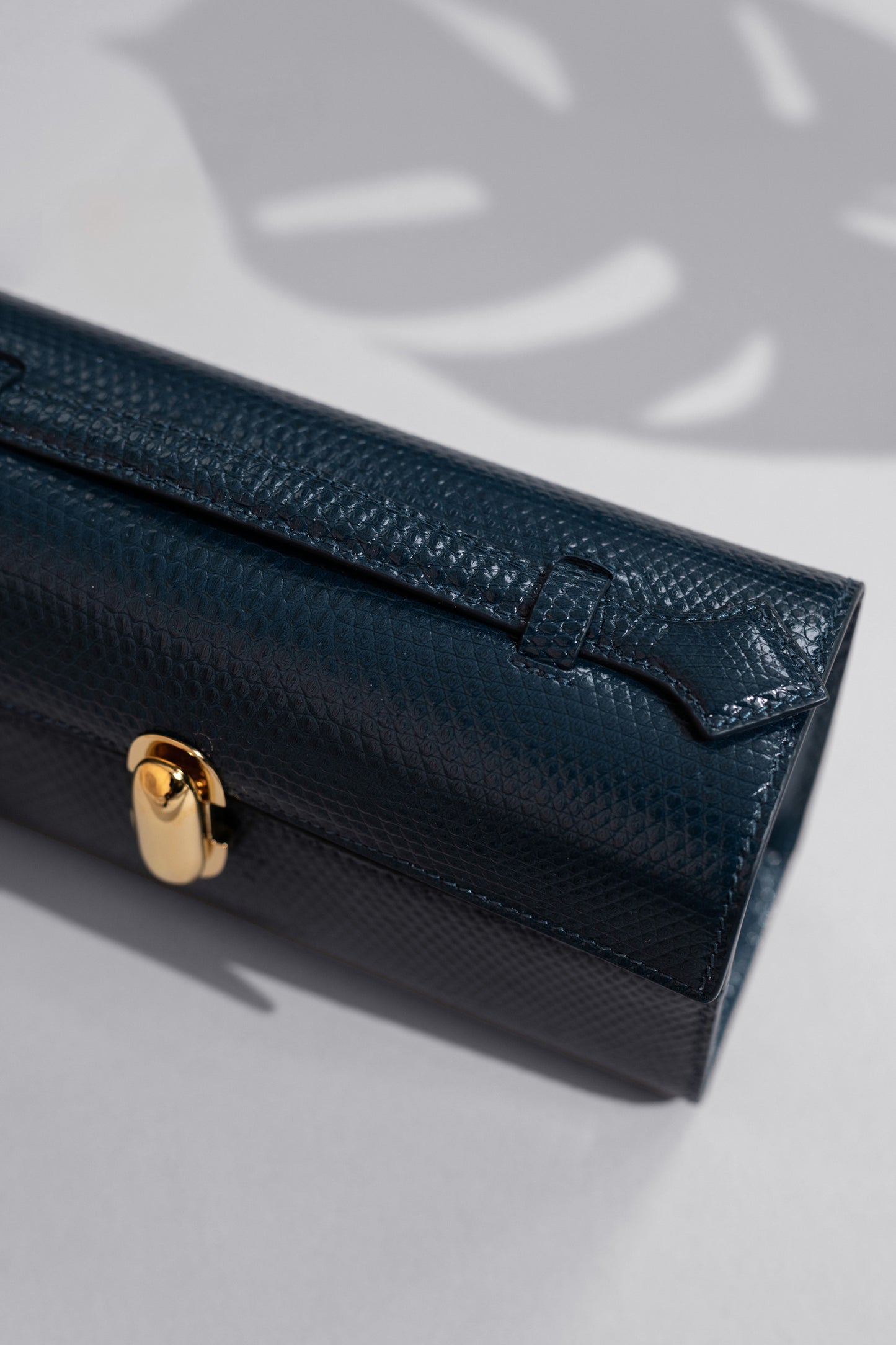 Savette Symmetry Pochette in Ocean Lizard