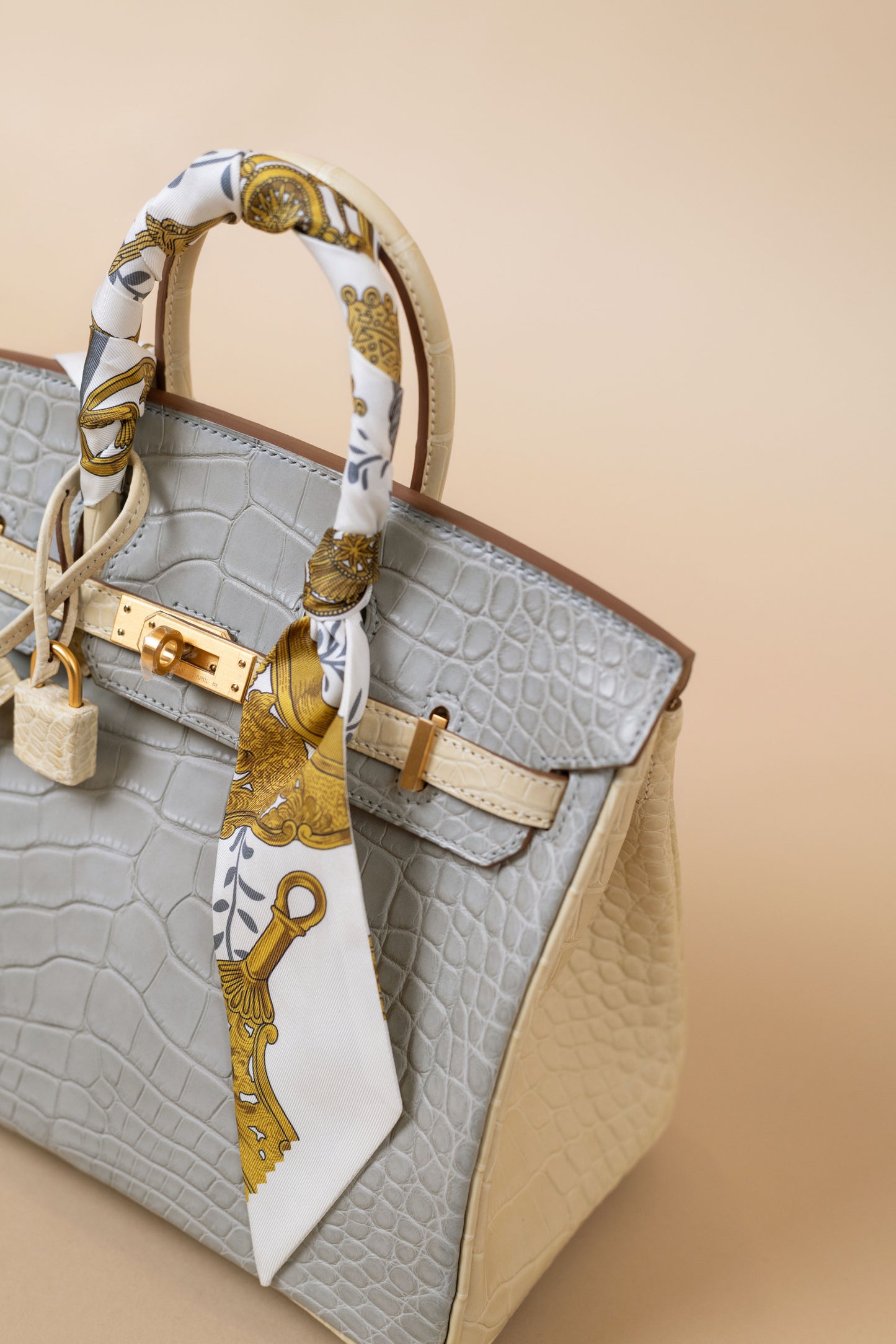 Hermès HSS Birkin 25 Matte Crocodile in Vanilla/Gris Perle GHW
