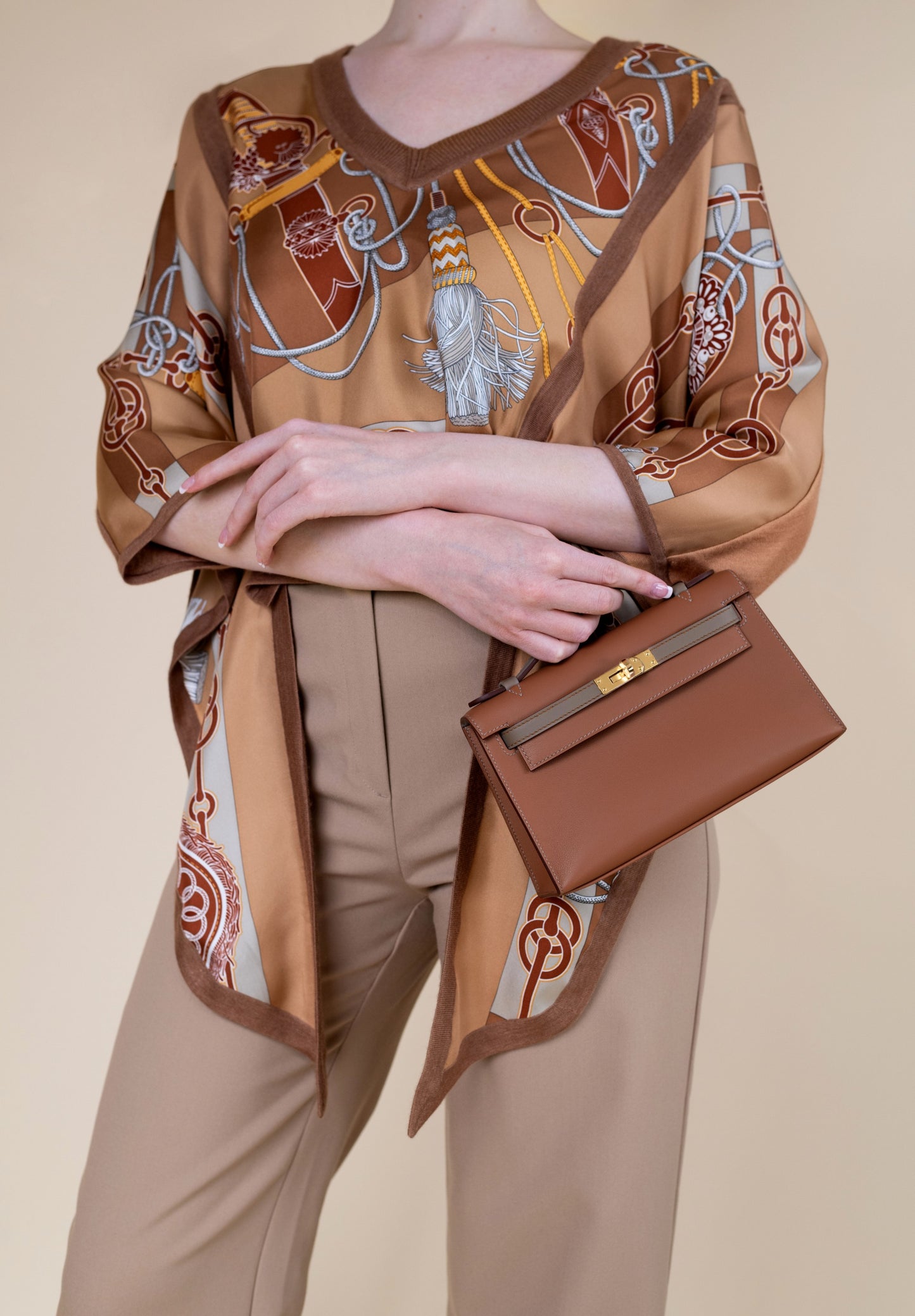 Hermès Kelly Pochette in Gold/Gris Asphalt GHW