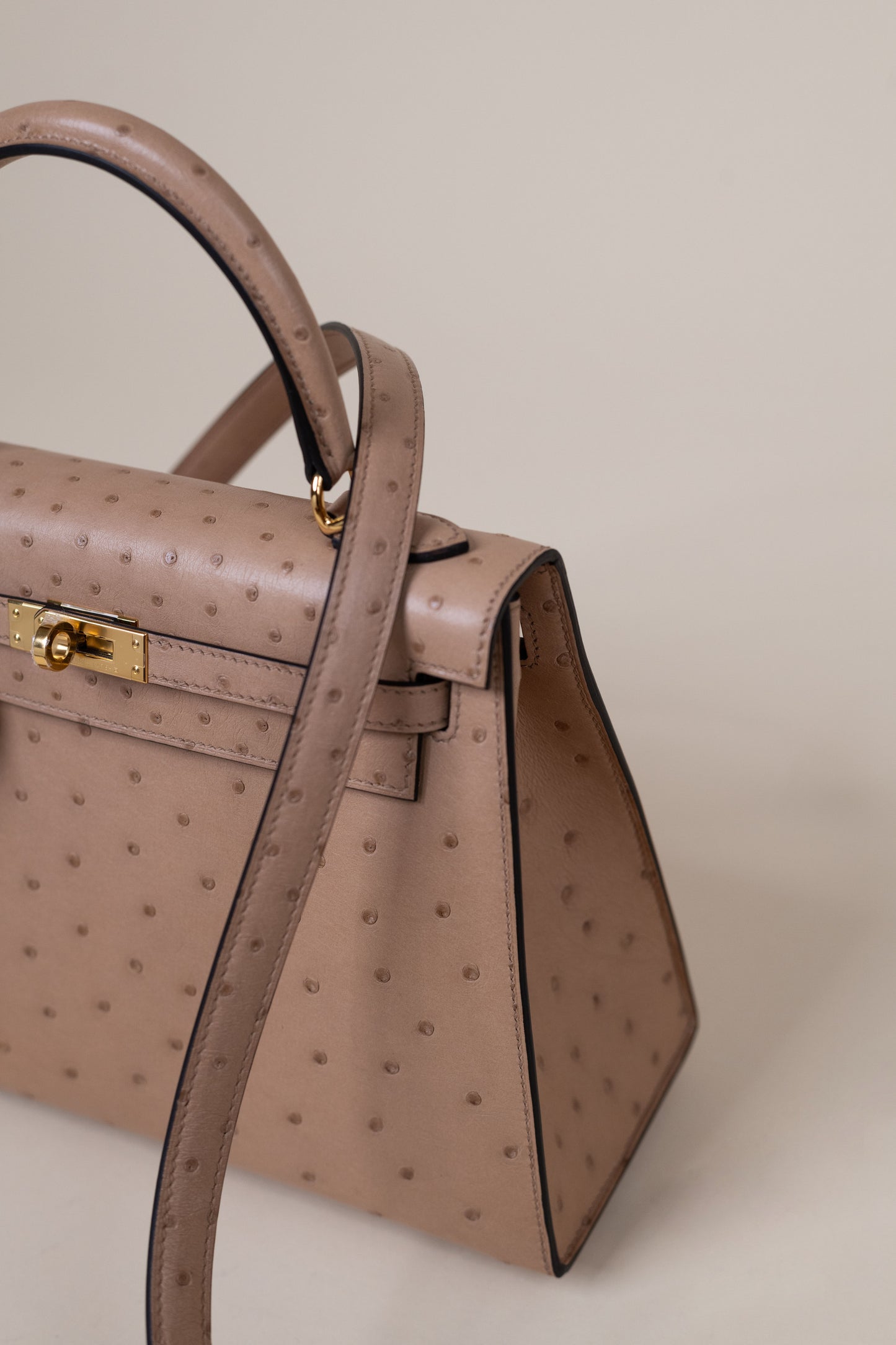 Hermès Kelly 25 Ostrich Chai GHW