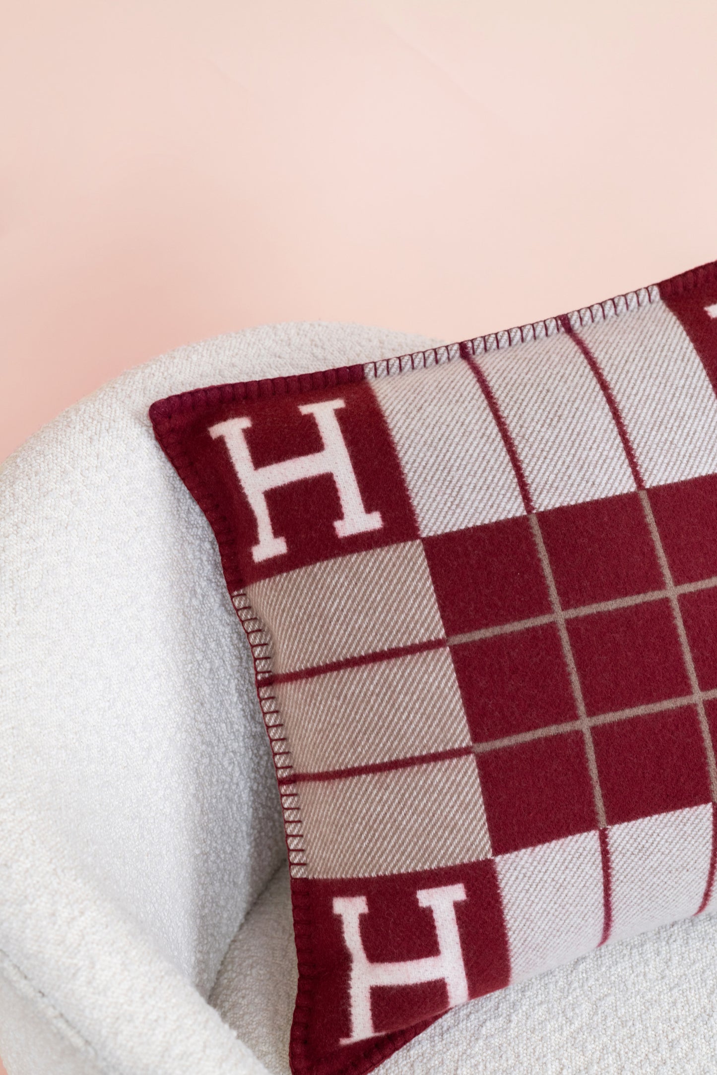 Hermès Avalon III Throw Blanket & Cushion in Écru/ Rouge H