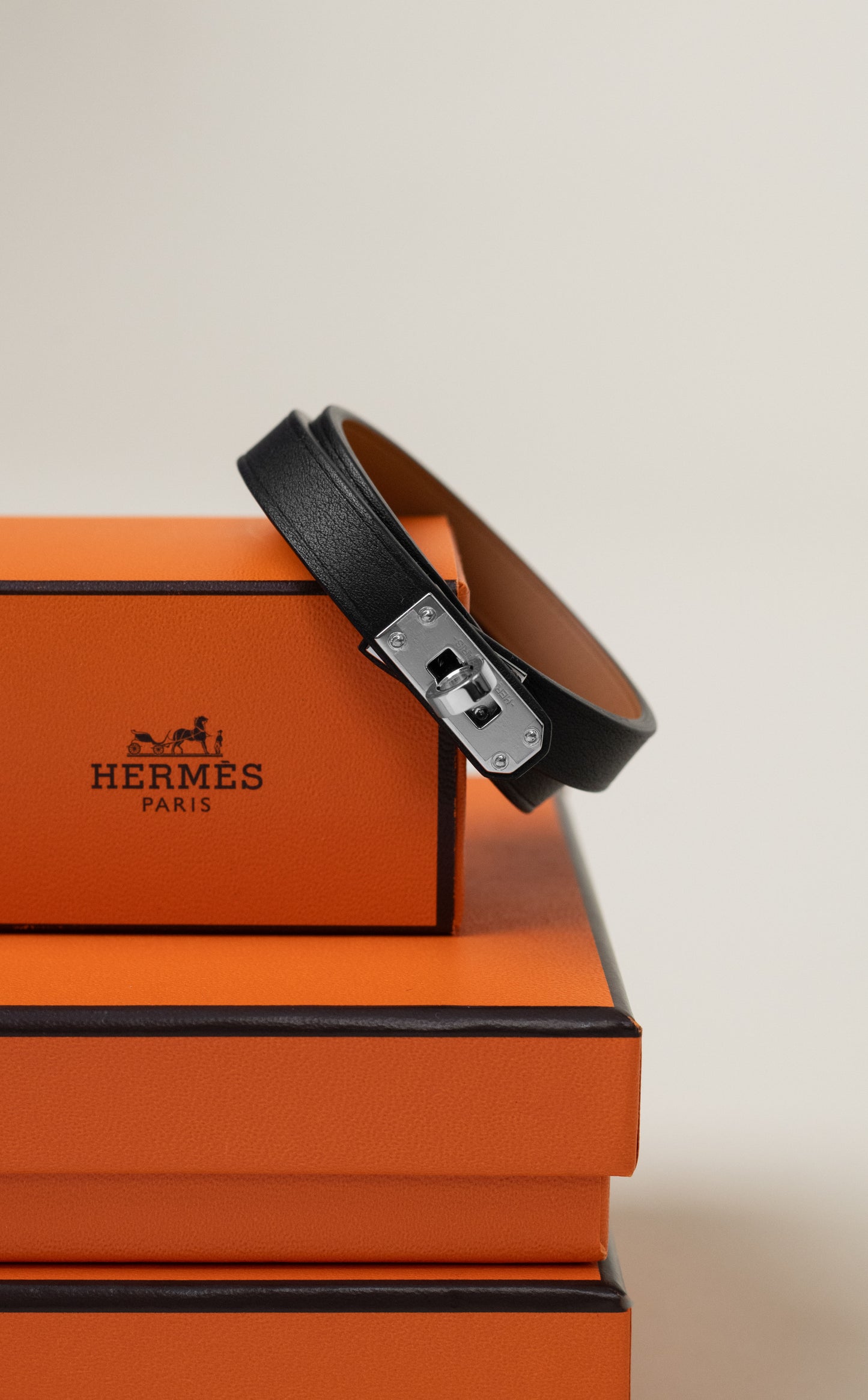 Hermès Kelly Bracelet in Black PHW