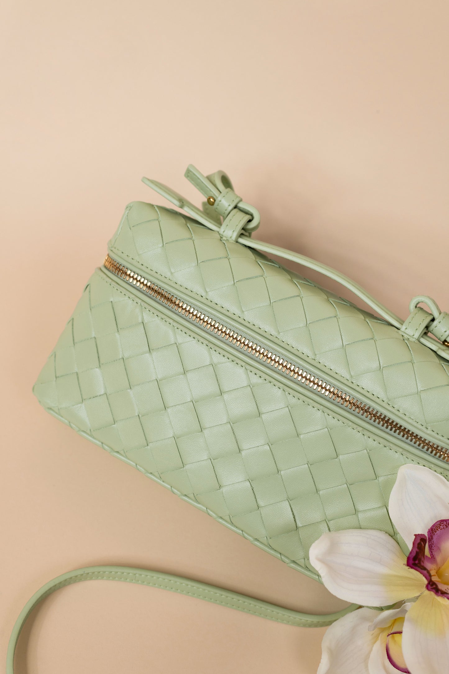 Bottega Veneta Bang Bang Vanity Case Bag in Fresh Mint
