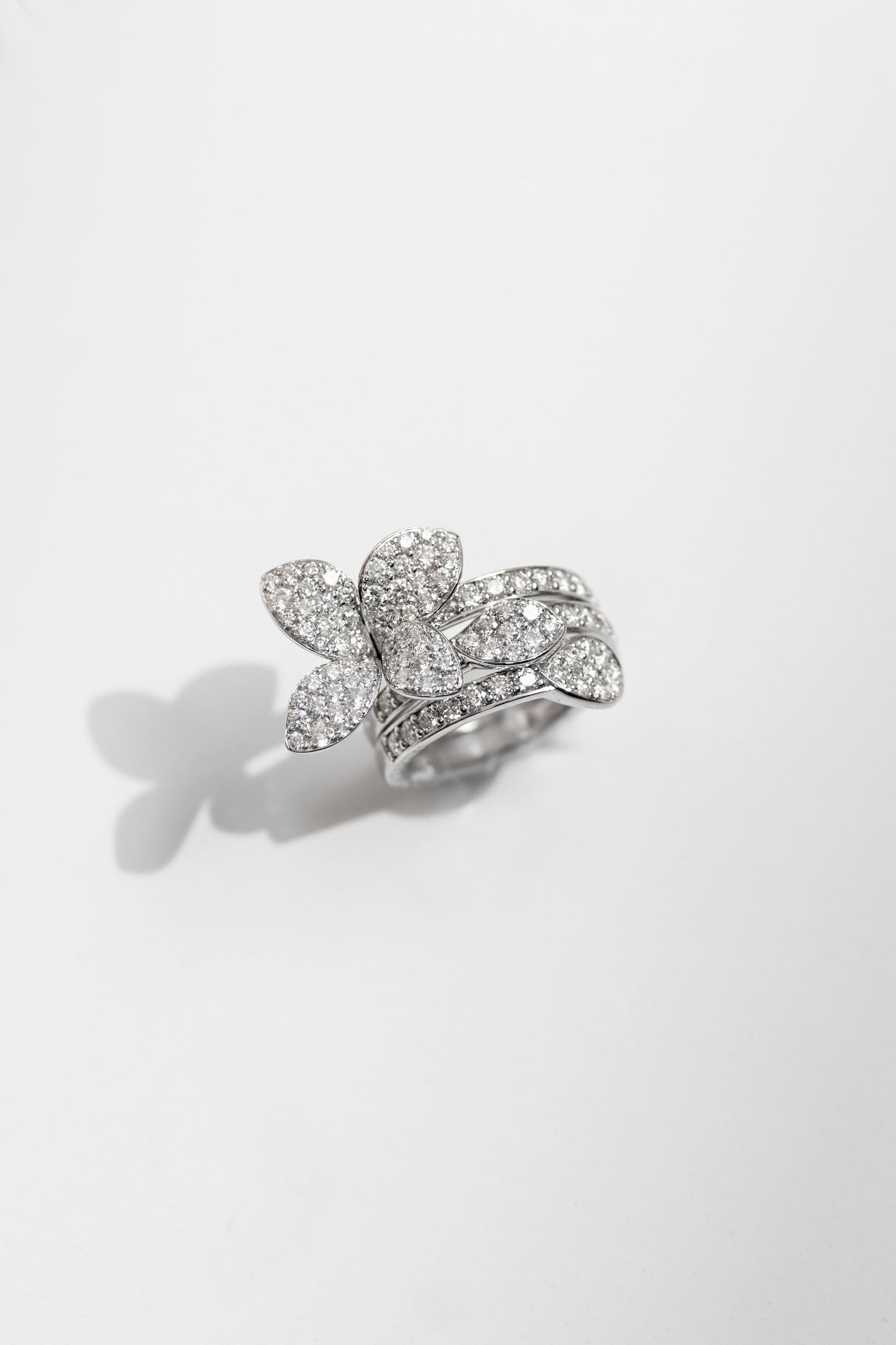 Pasquale Bruni - White Gold Diamond Heart To Earth Flower/Leaves Ring