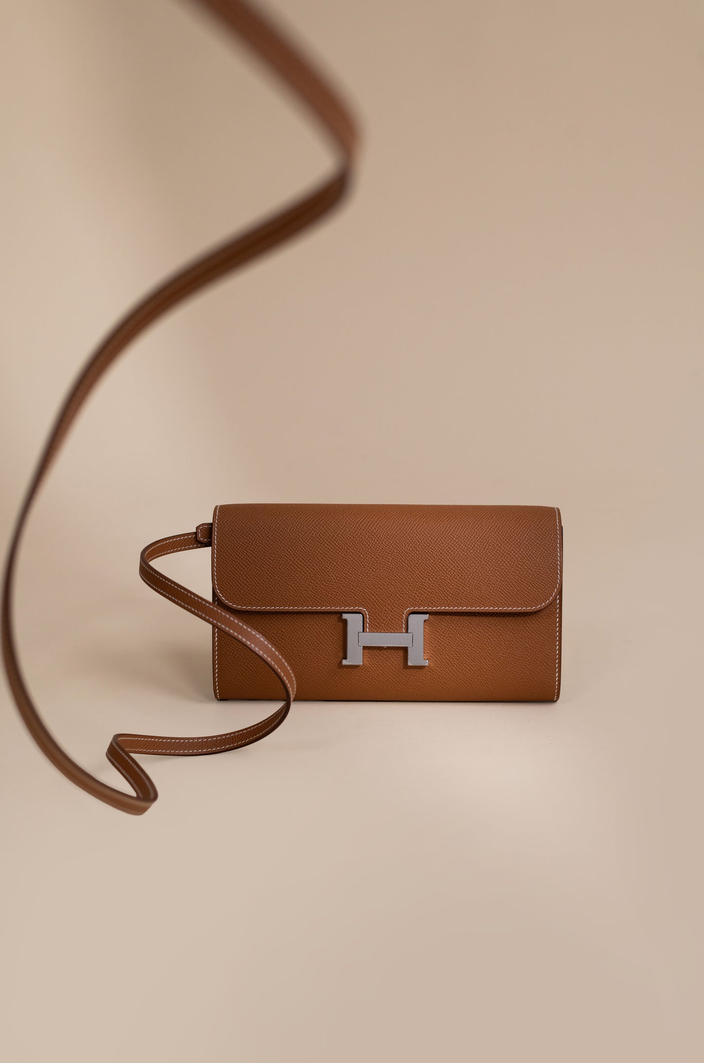 Hermès Constance Wallet To Go in Gold PHW