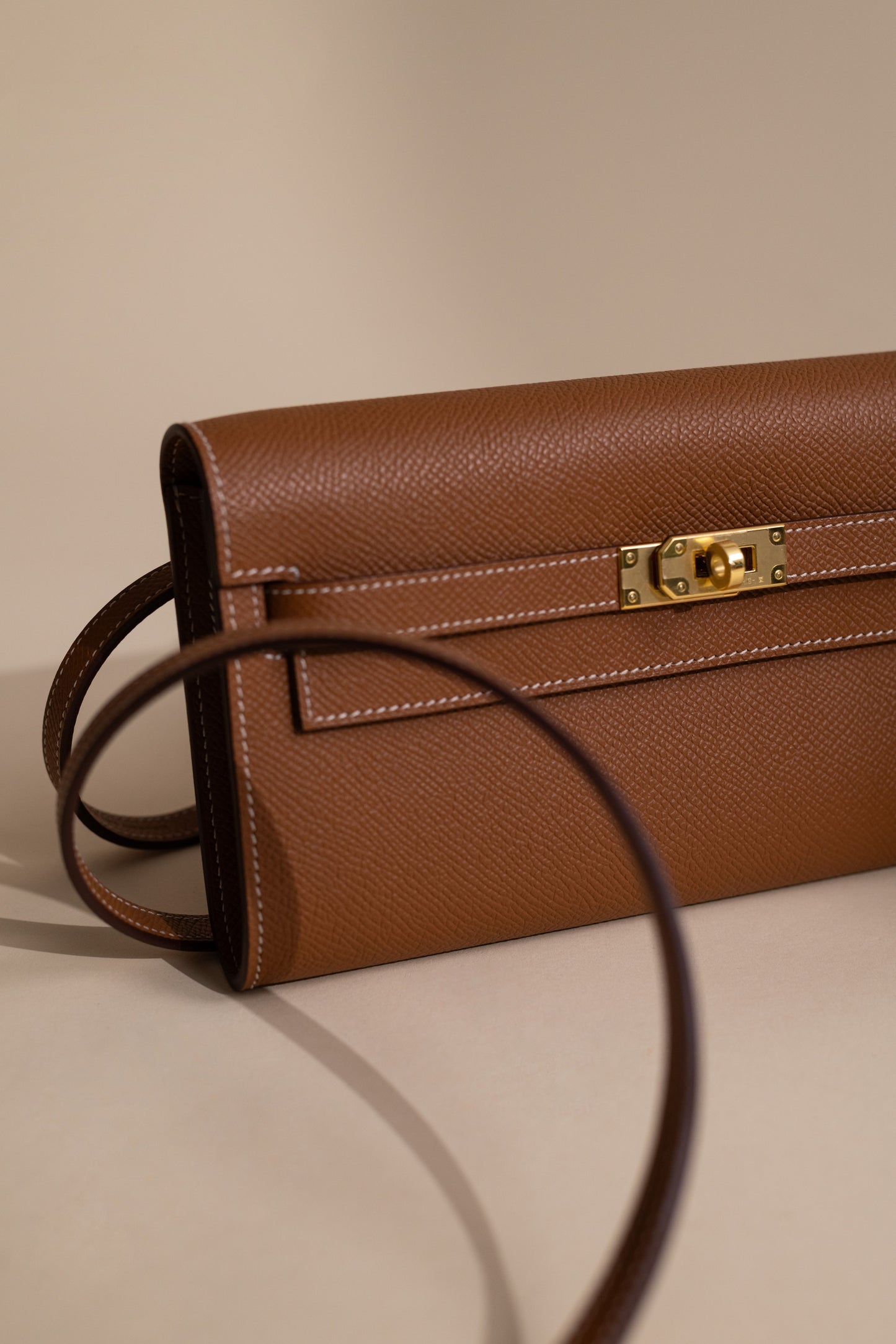 Hermès Kelly Wallet To Go in Gold with GHW