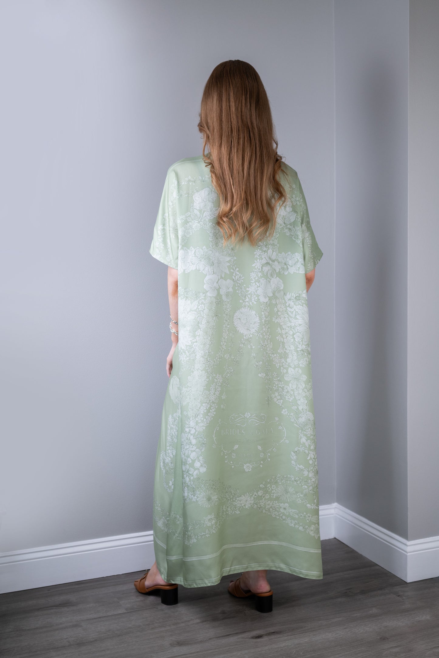 Hermès "Brides de Gala et en Fleurs" Caftan & Birkin 25 Matte Alligator Beton GHW