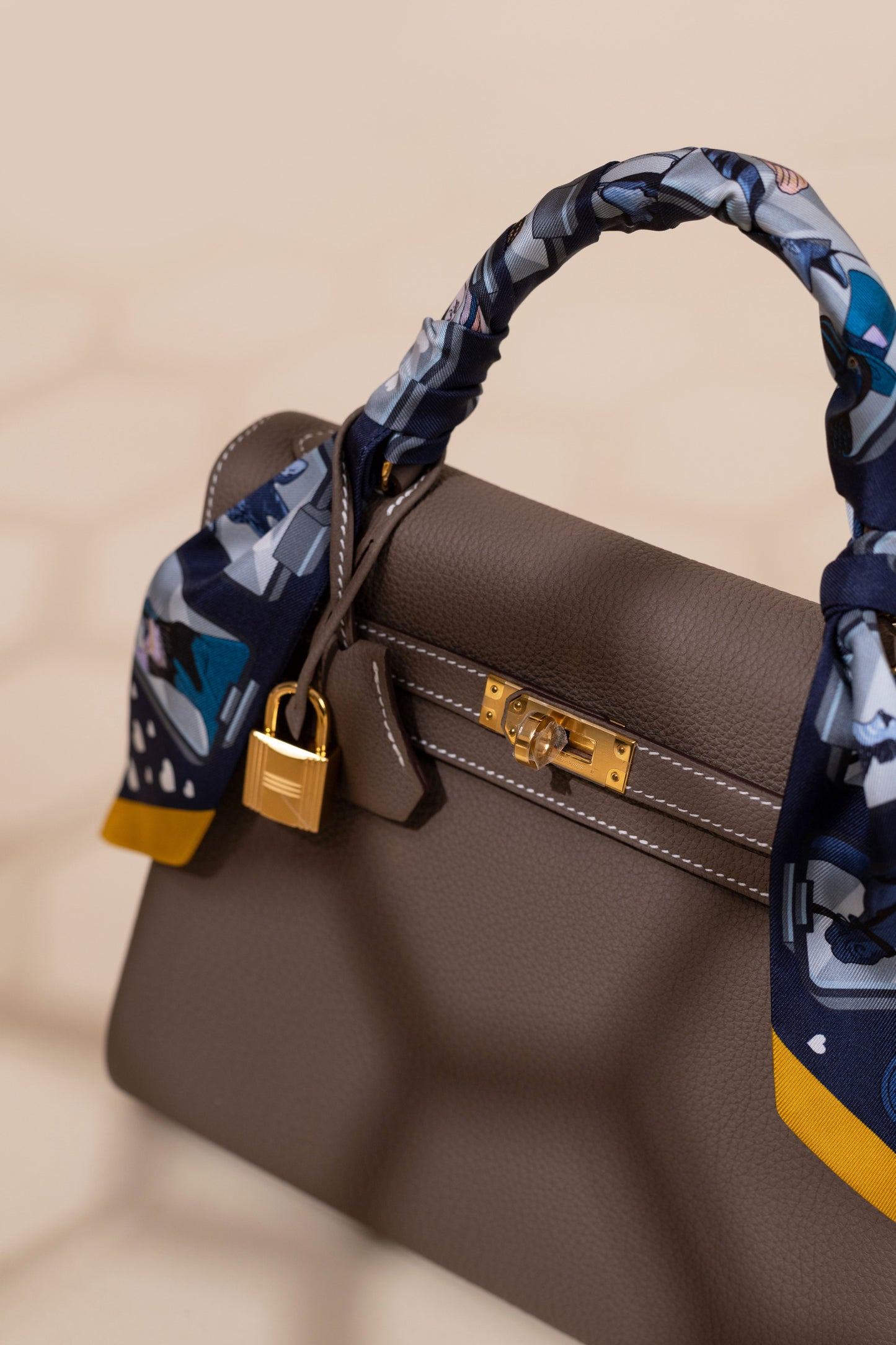 Hermès Kelly 25 Togo Etoupe GHW