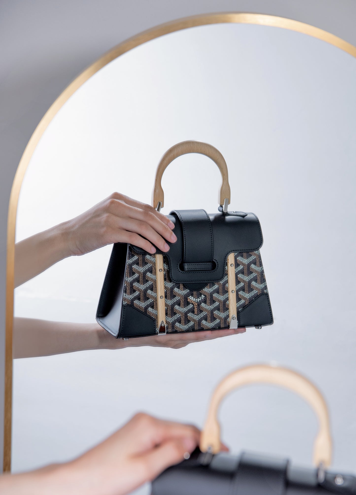 حقيبة Goyard Mini Structured Saigon باللون الأسود