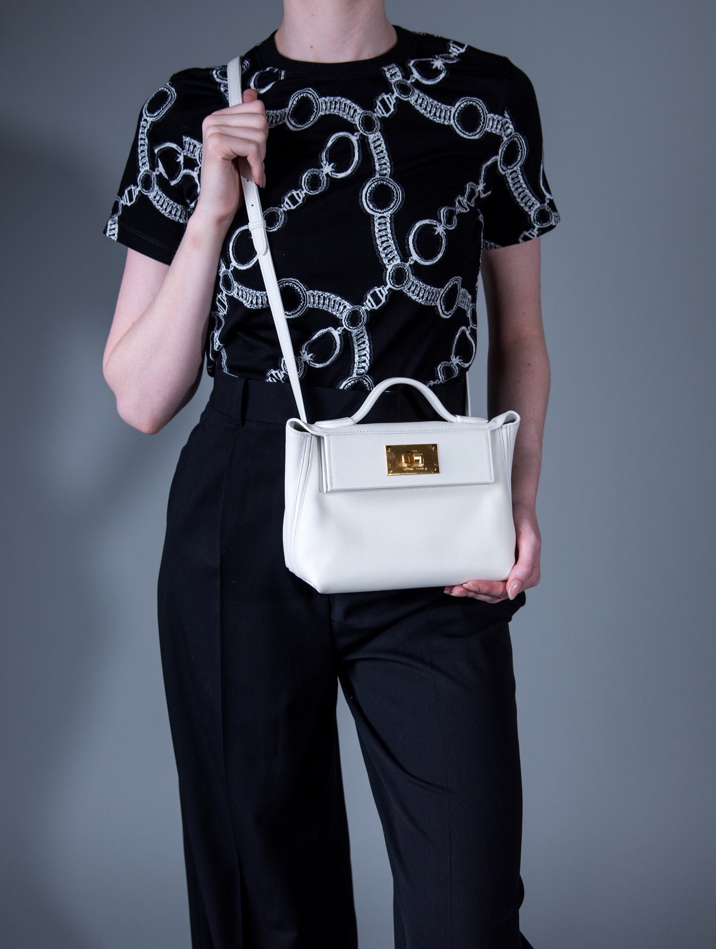 Hermès - فستان Mini 24/24 باللون الأبيض GHW وفستان Zimmermann Sunray متوسط الطول