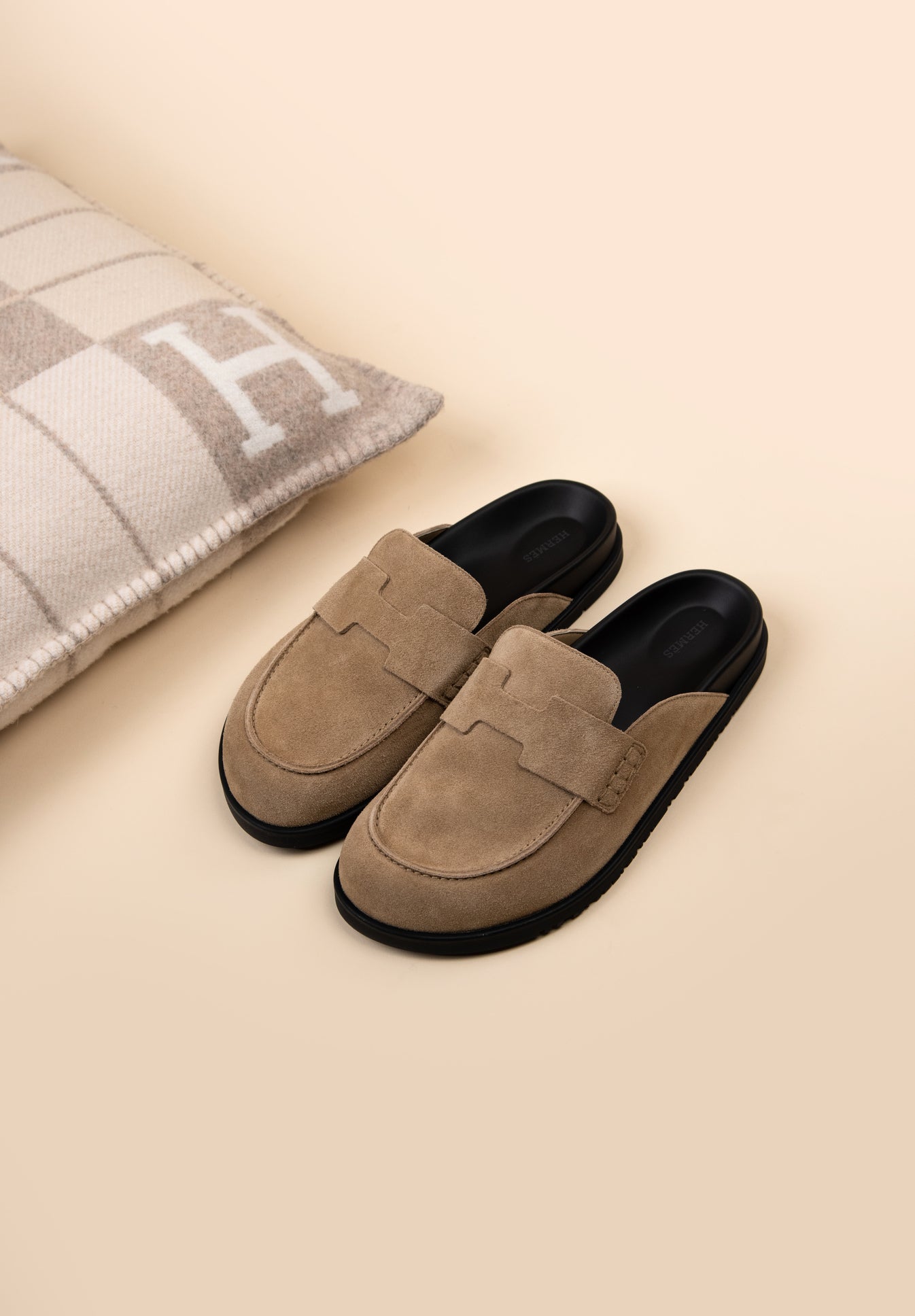 Hermès Go Mule Velvet in Black & Beige