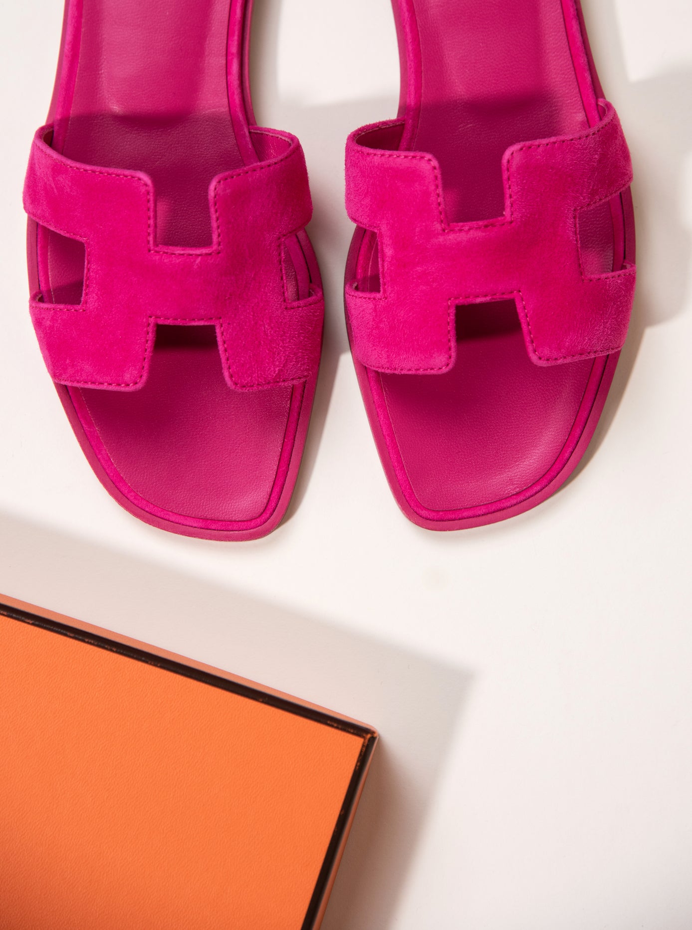 Hermès Oran Fuchisa Sandals