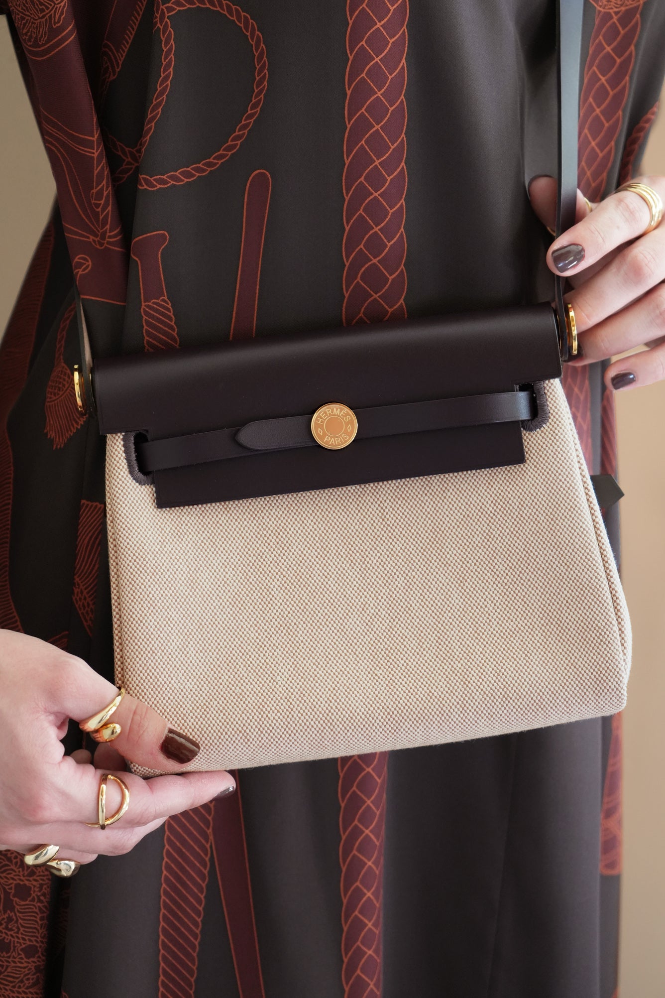 Hermès Mini Herbag Ebene/Ecru GHW & Caftan in Marron Ebene