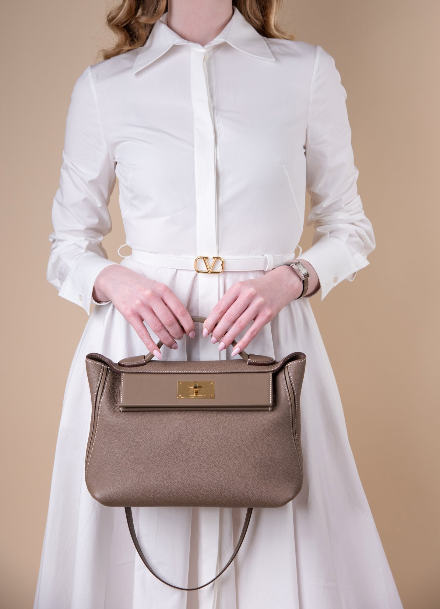 Hermès 24/24 29 in Etoupe GHW with Valentino V-Logo Belted Poplin Midi Shirtdress