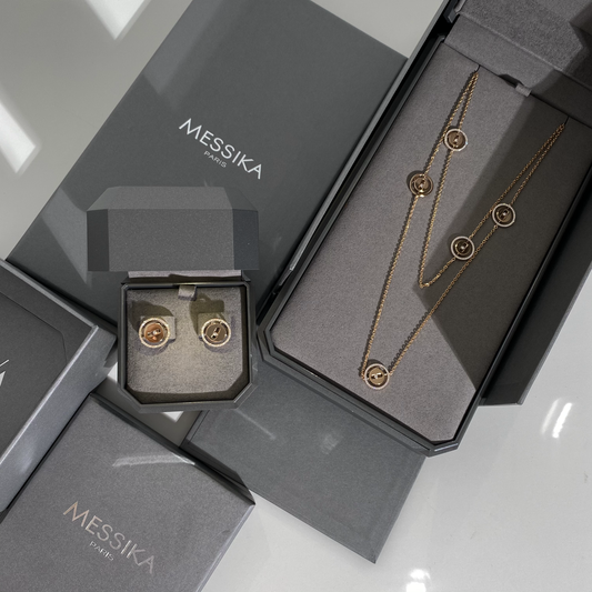 قلادة وأقراط ميسيكا لاكي موف