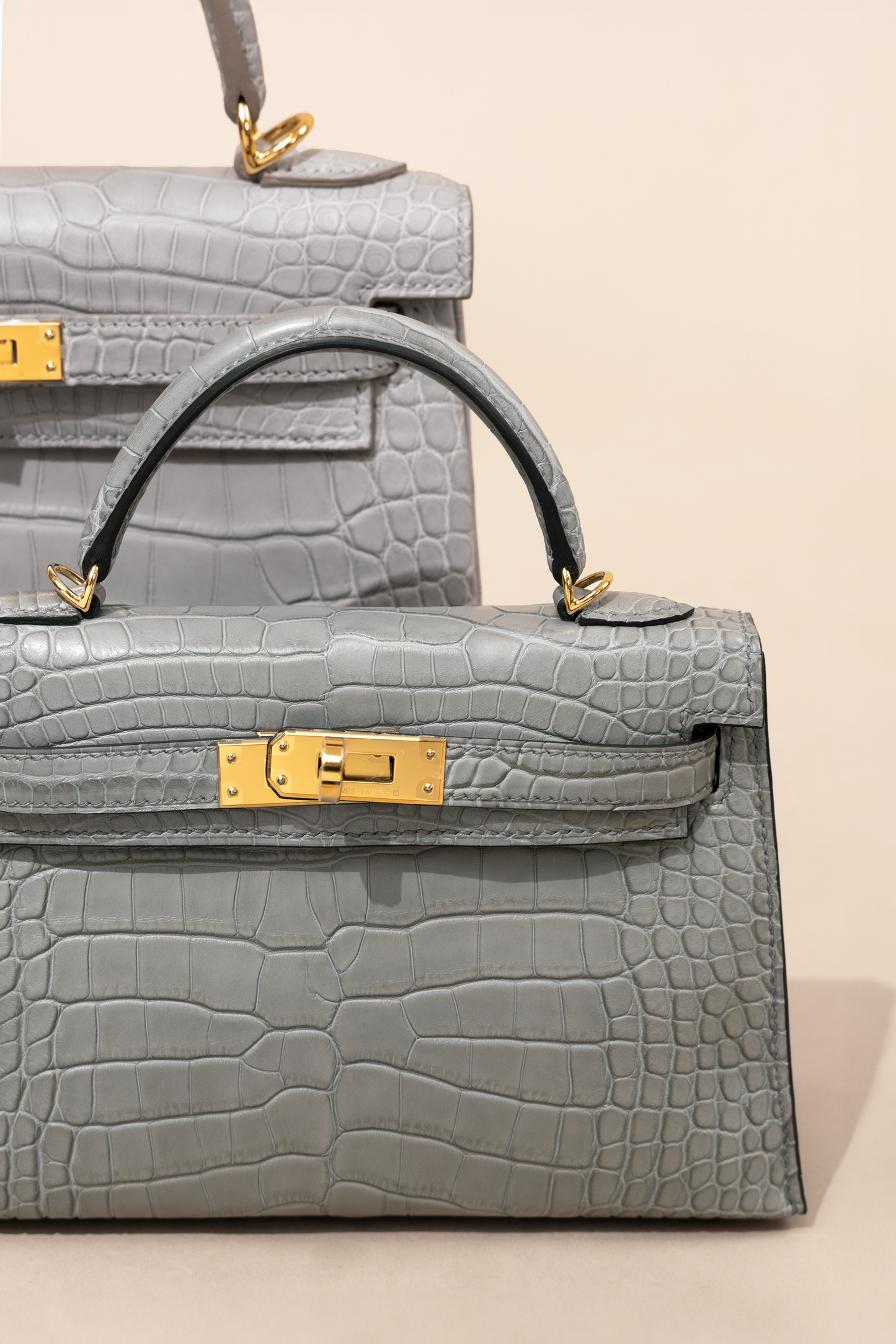 Hermès Kelly 25 Matte Alligator in Gris Perle GHW & Mini Kelly 20 Matte Alligator in Gris Cement GHW