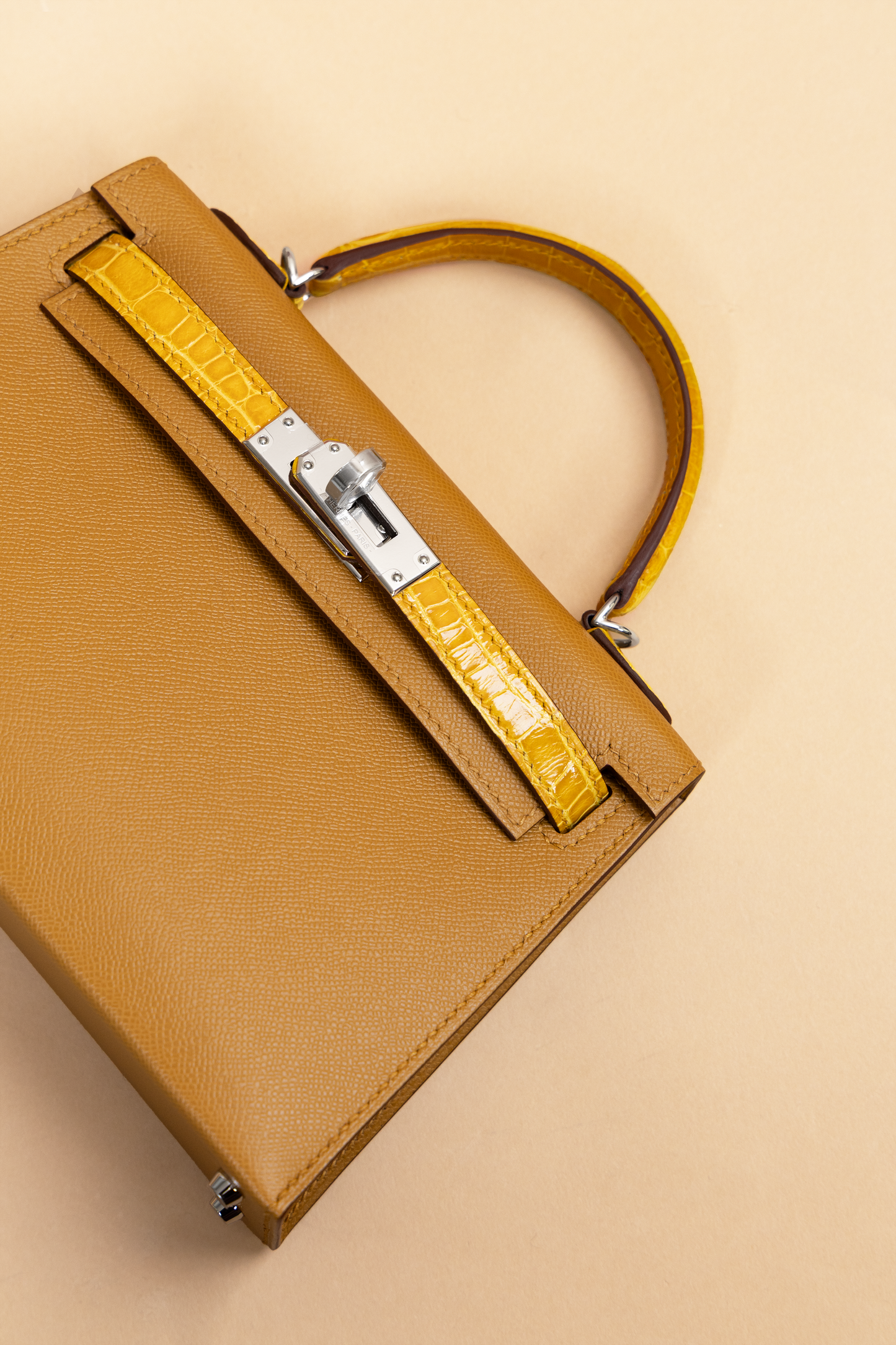 Hermès Mini Kelly Touch 20 Epsom in Sesame/Jaune Ambre PHW