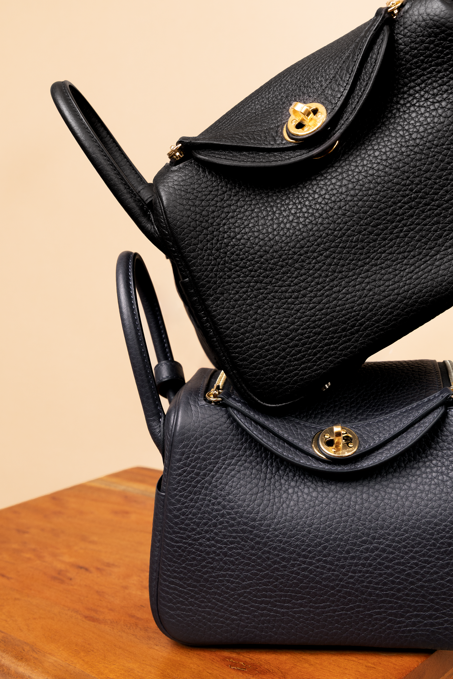 Hermès Mini Lindy Clemence in Black & Caban GHW