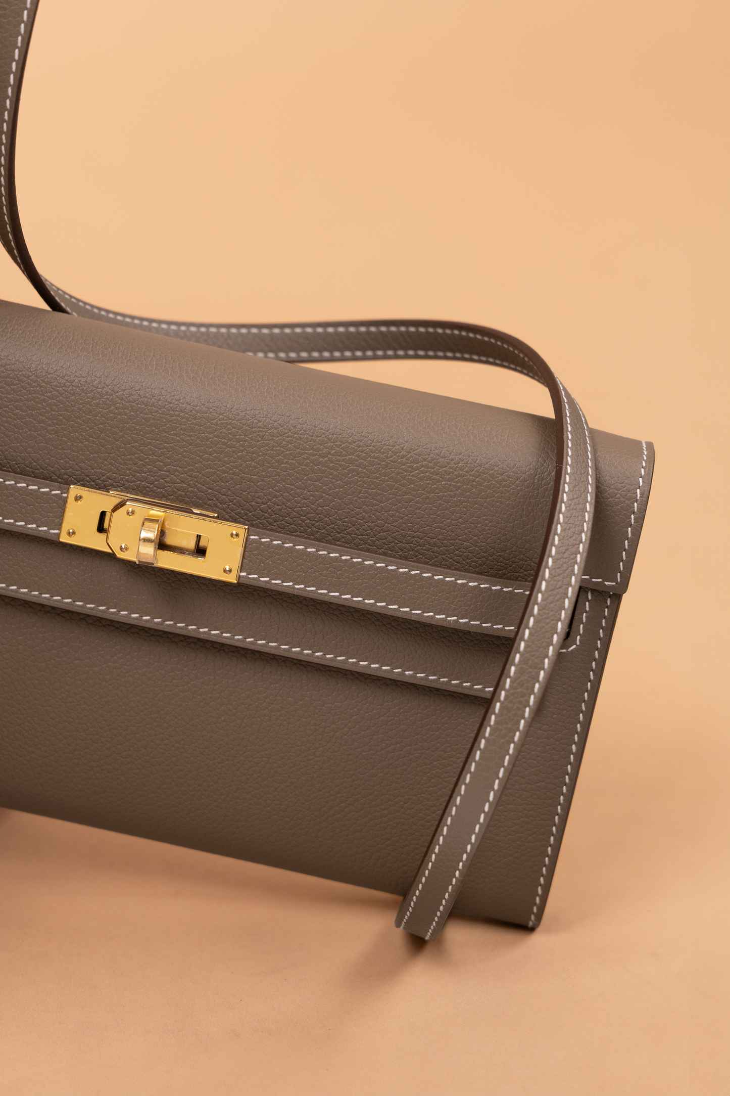 Hermès Kelly Wallet To Go Evercolor in Etoupe GHW