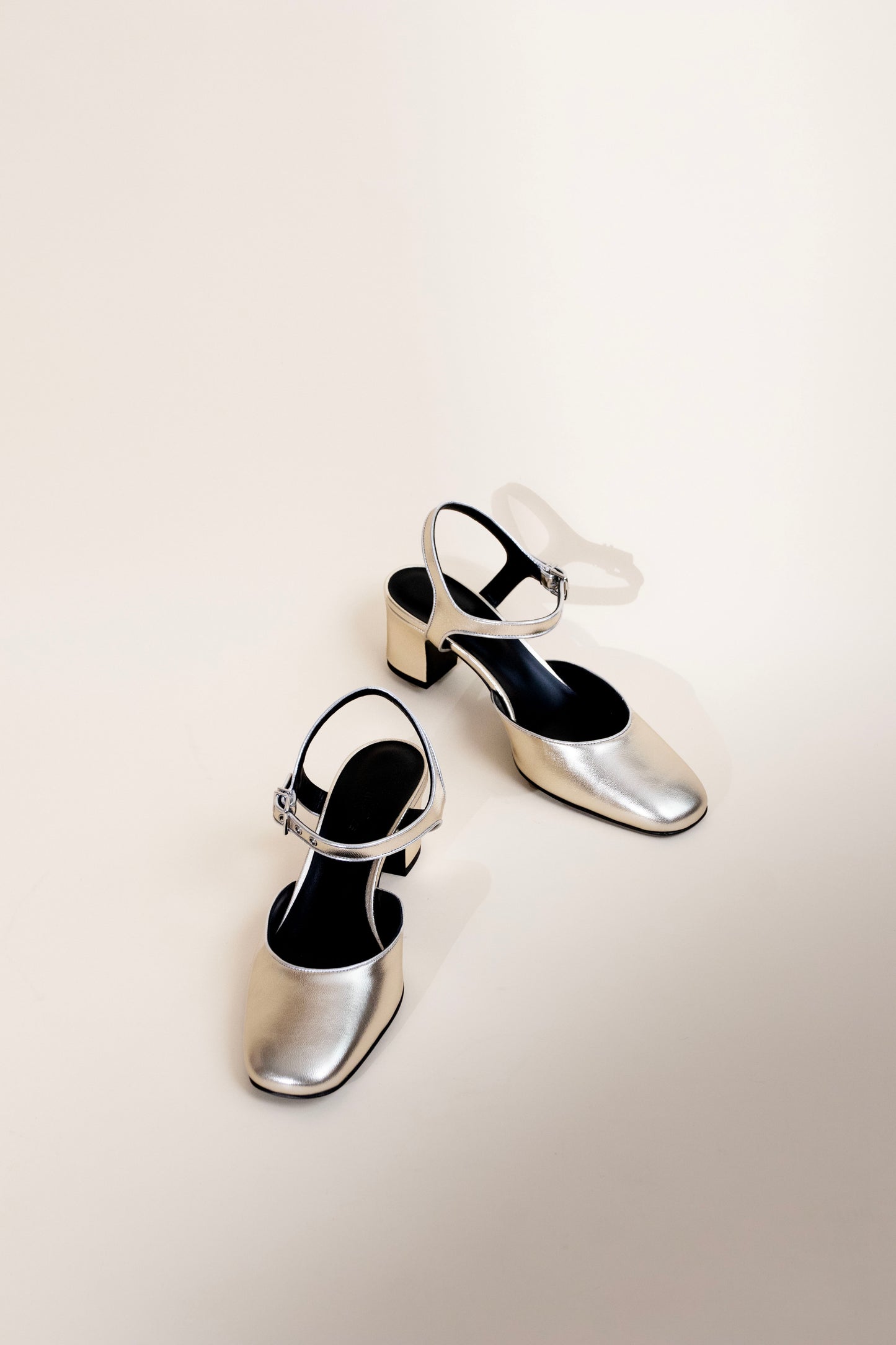 Hermès Kamilla 60 Pumps in Platine/Gris Argenté