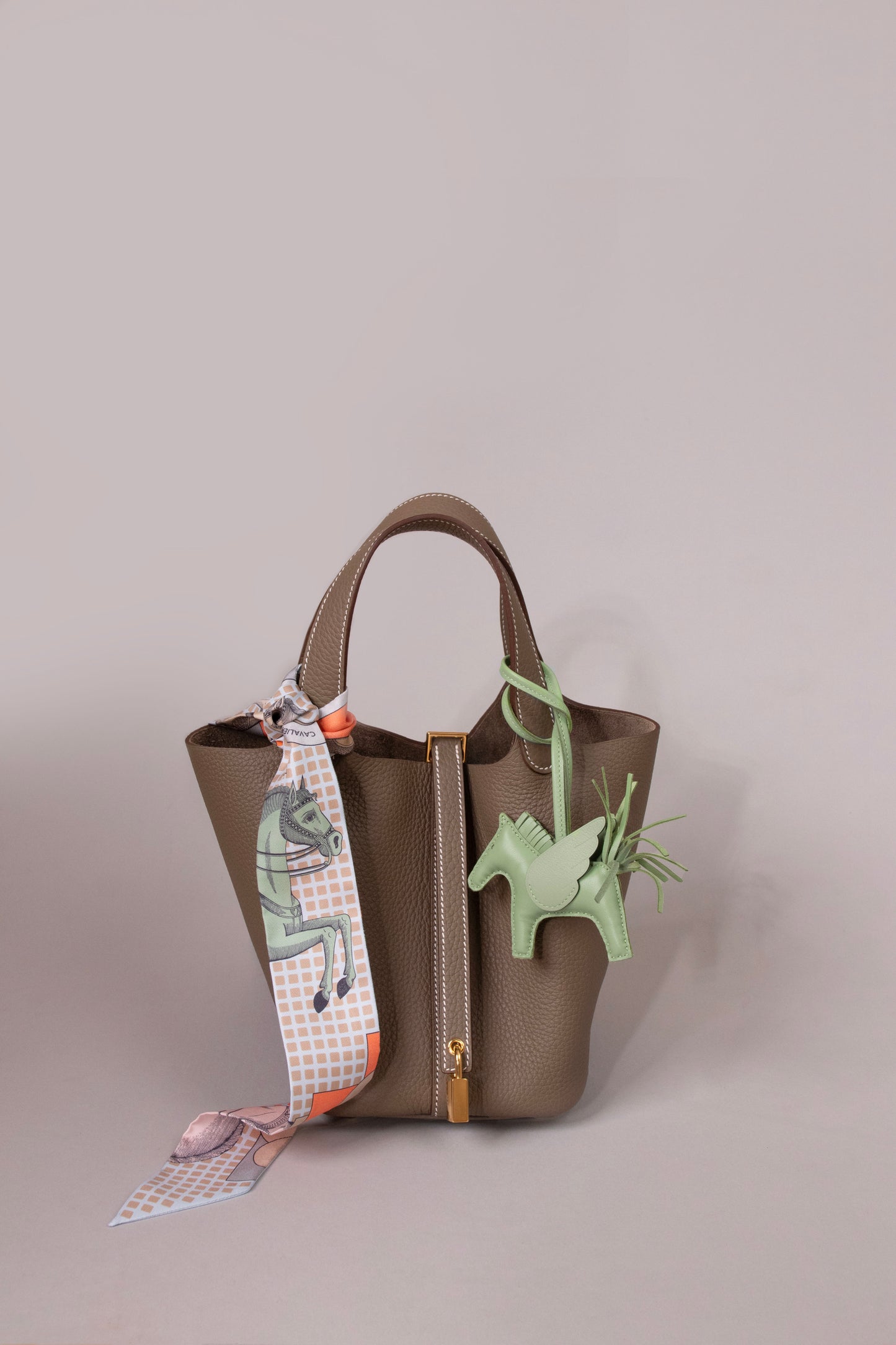 Hermès Picotin 18 Etoupe GHW