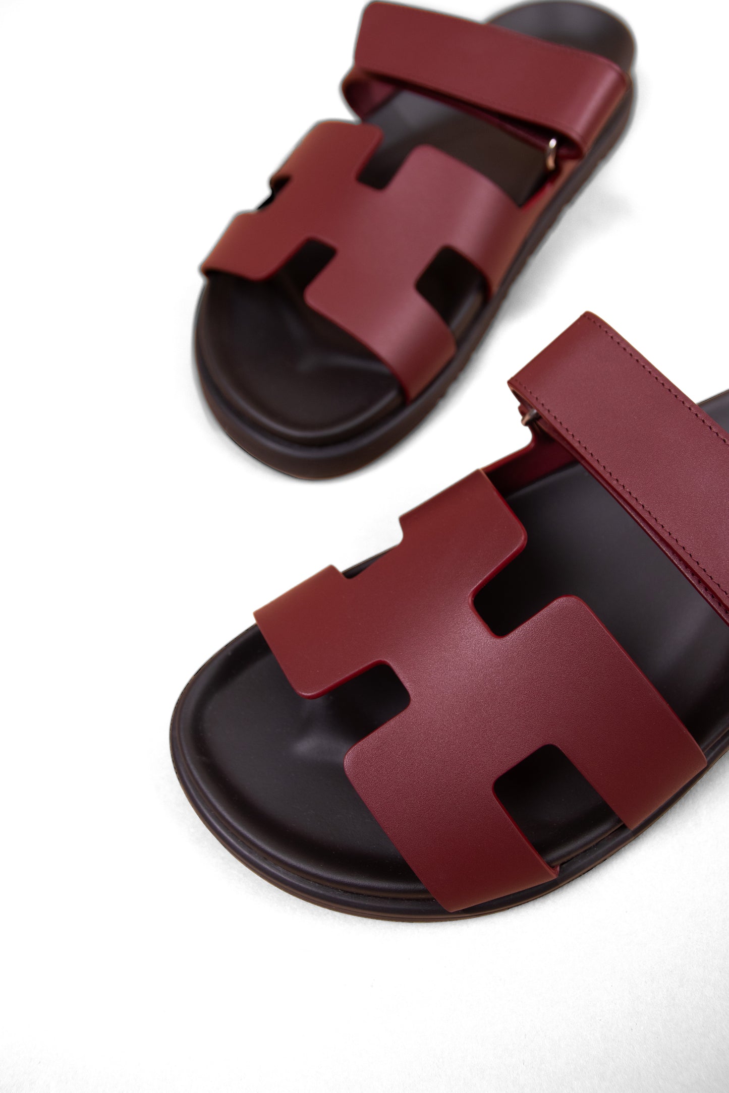 Hermes Chypre Sandals-Rouge H