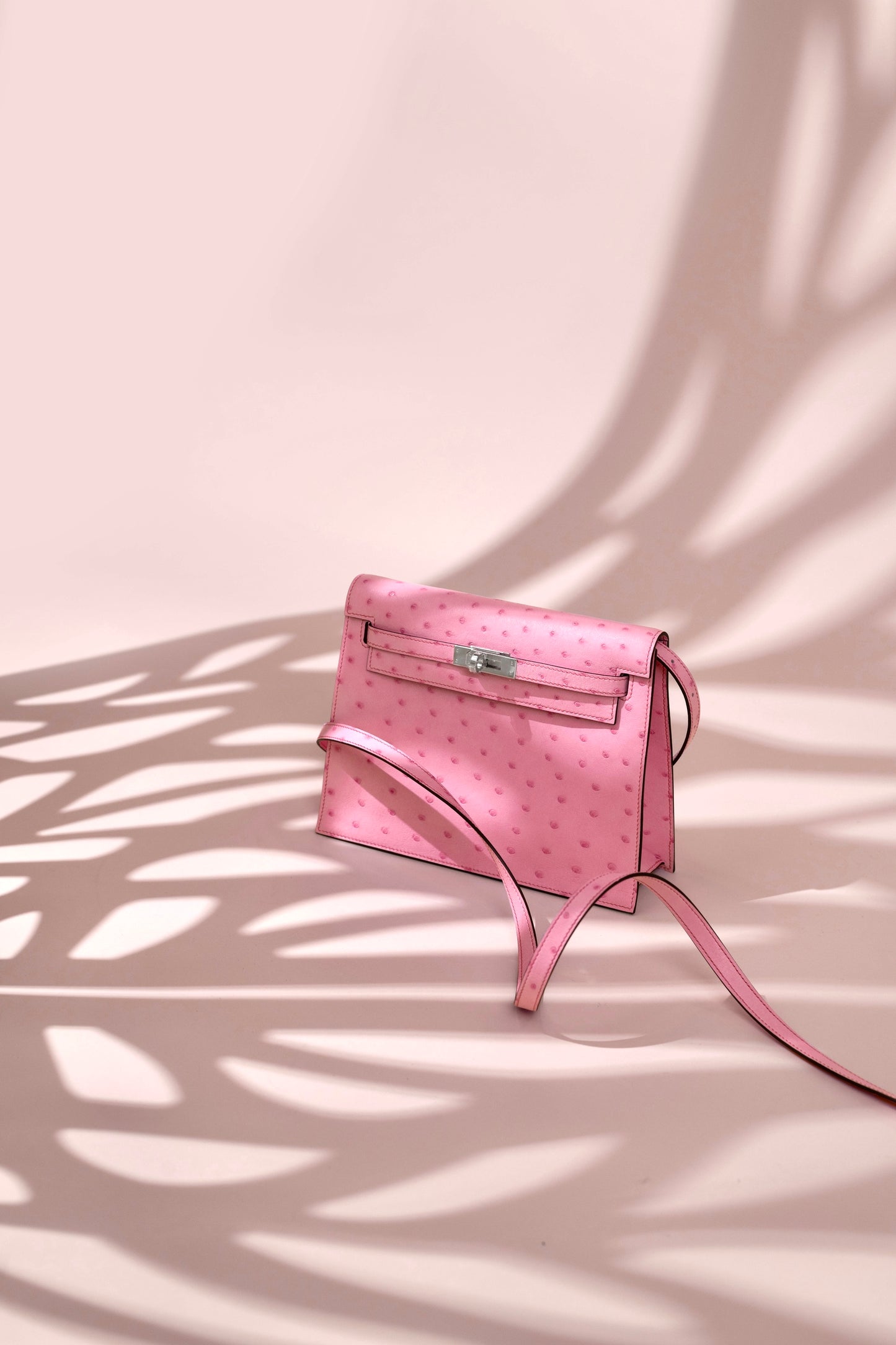Hermès Kelly Danse Ostrich in Bubblegum PHW