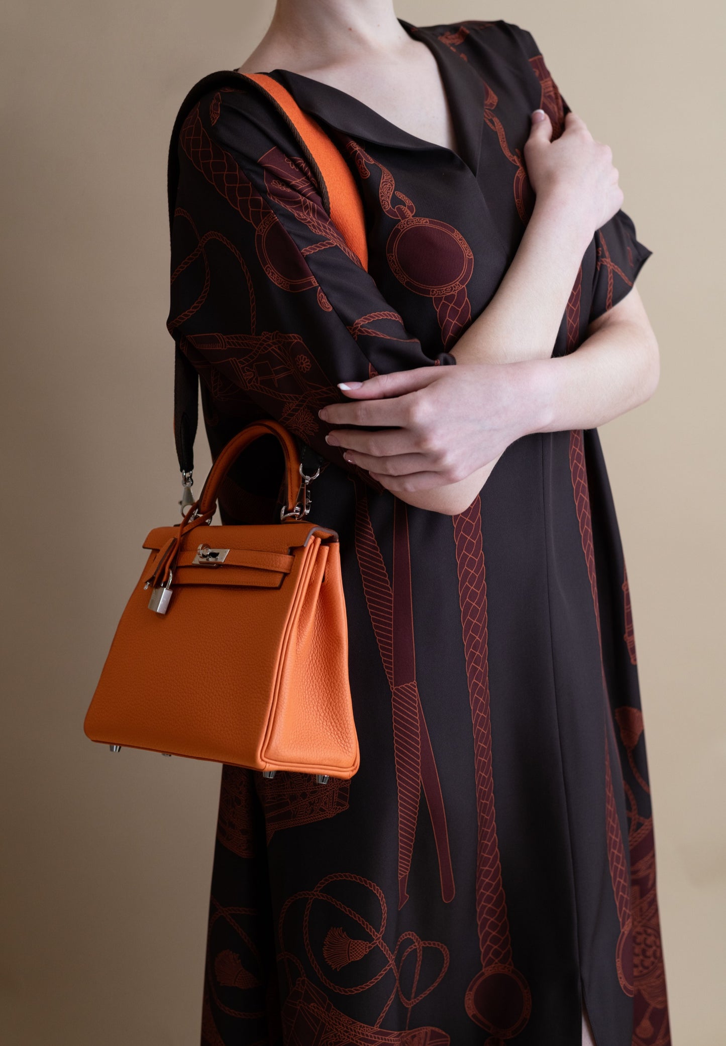 Hermès Kelly 25 Togo in Orange PHW with Strap