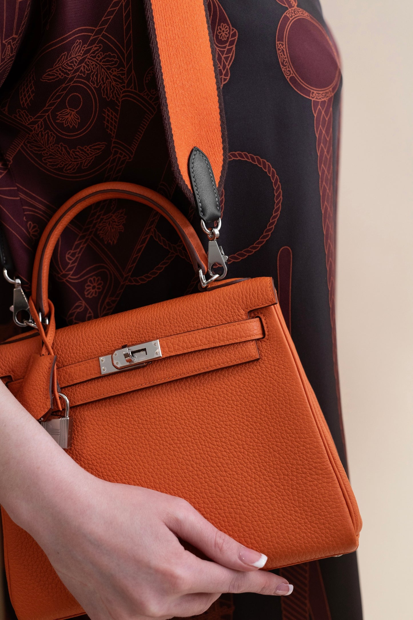 Hermès Kelly 25 Togo in Orange PHW with Strap