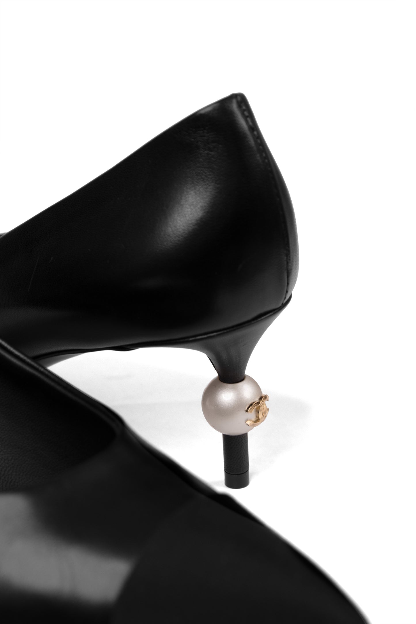 Chanel Pearl Black Pump