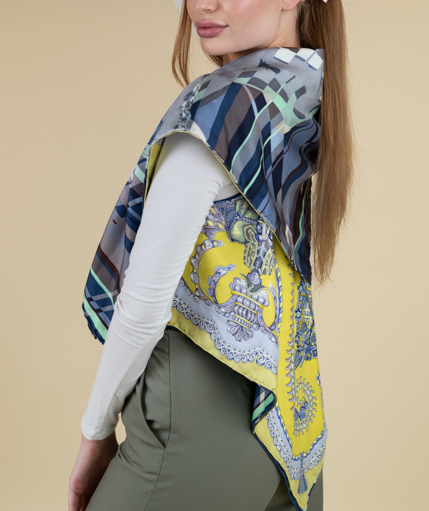 Hermès Petite H Multicolor Reversible Silk Shrug