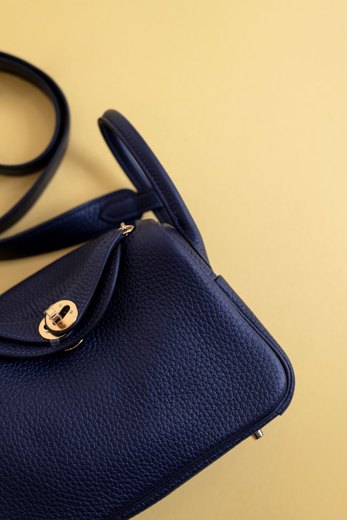 Hermès Mini Lindy 20 in Blue Nuit GHW