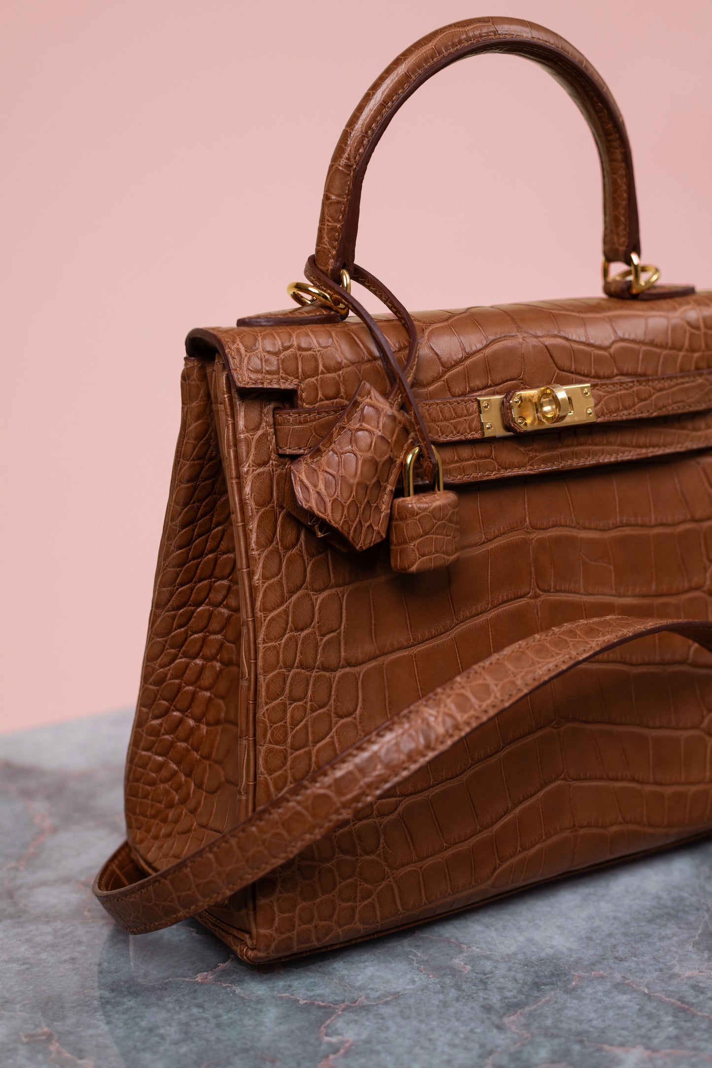 Hermès Kelly 25 Gold Matte Alligator GHW