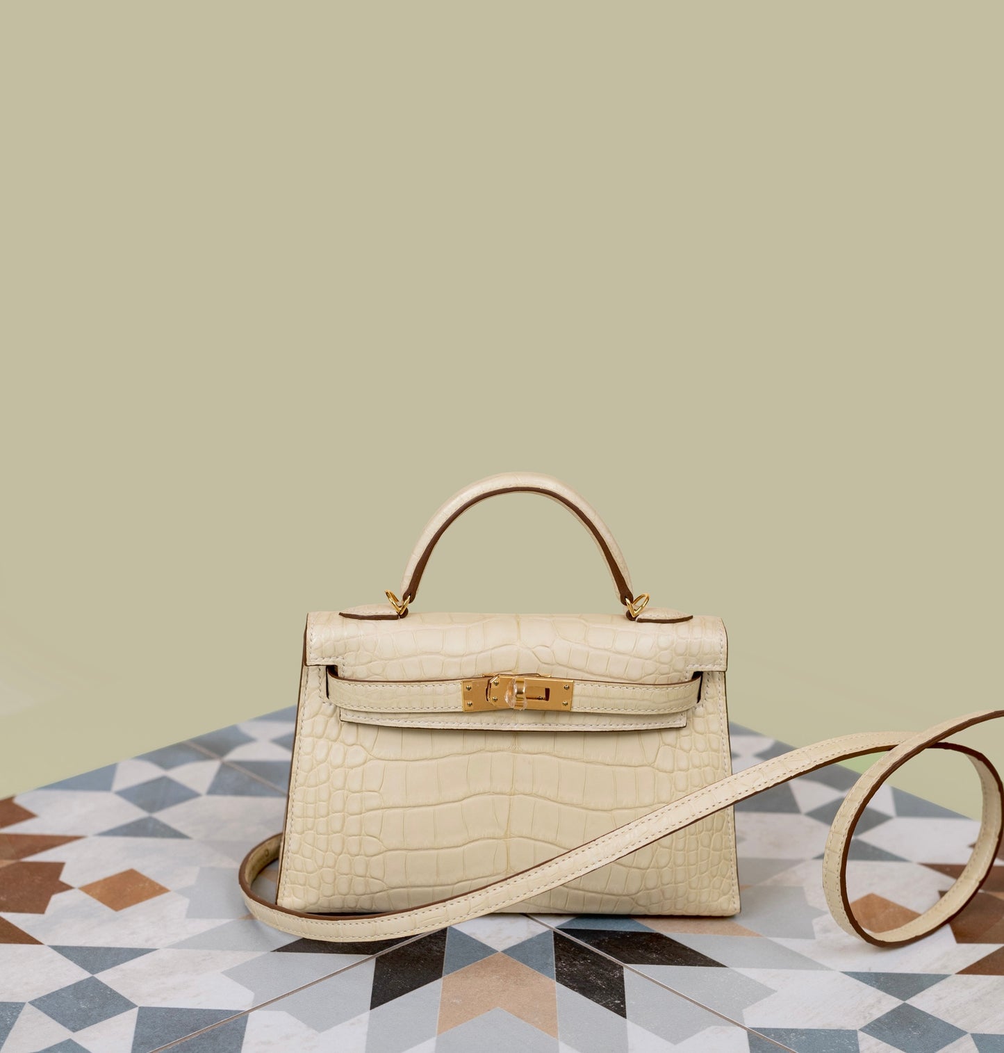 Hermès Mini Kelly Matte Alligator in Vanilla GHW