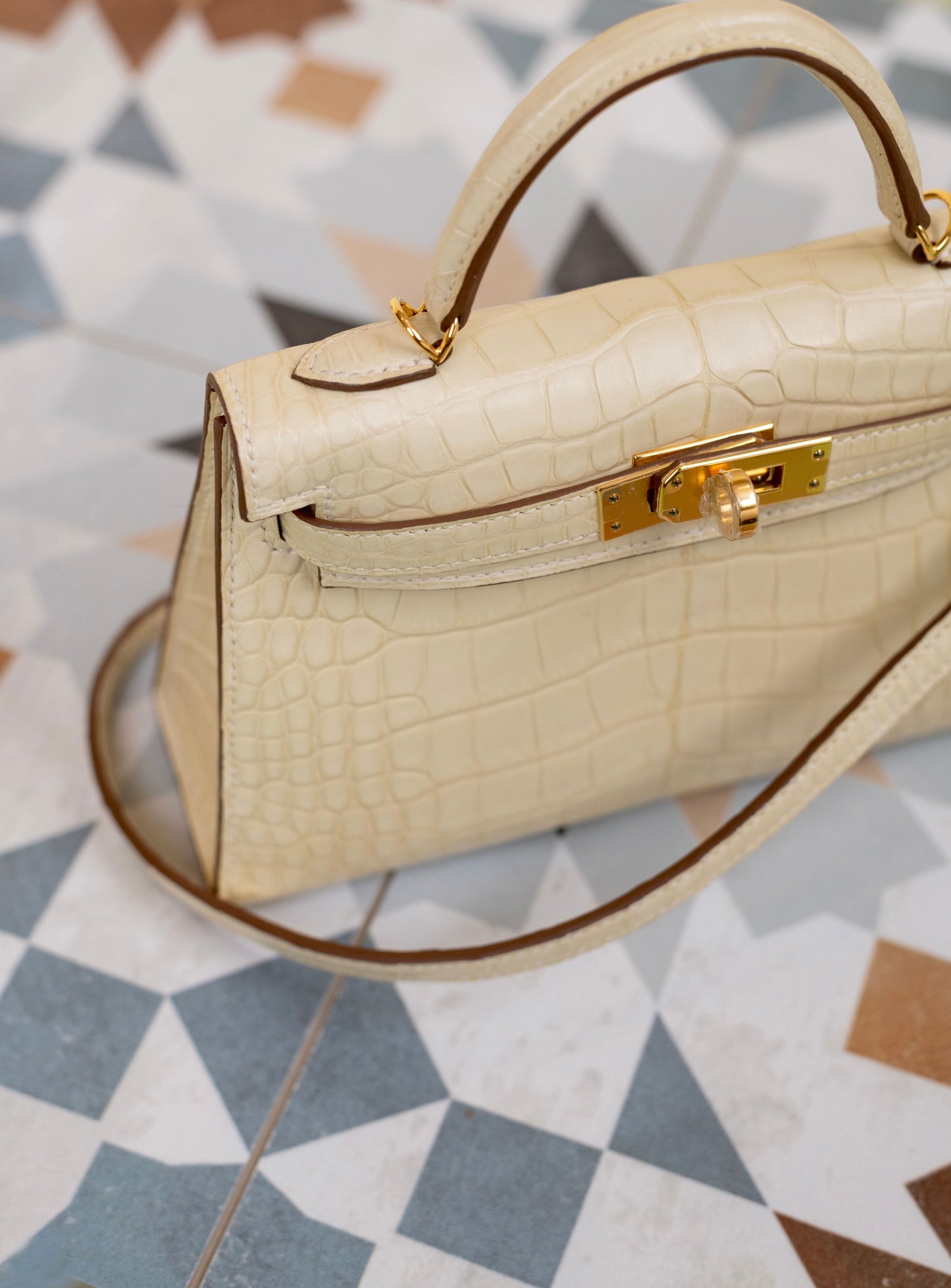 Hermès Mini Kelly Matte Alligator in Vanilla GHW