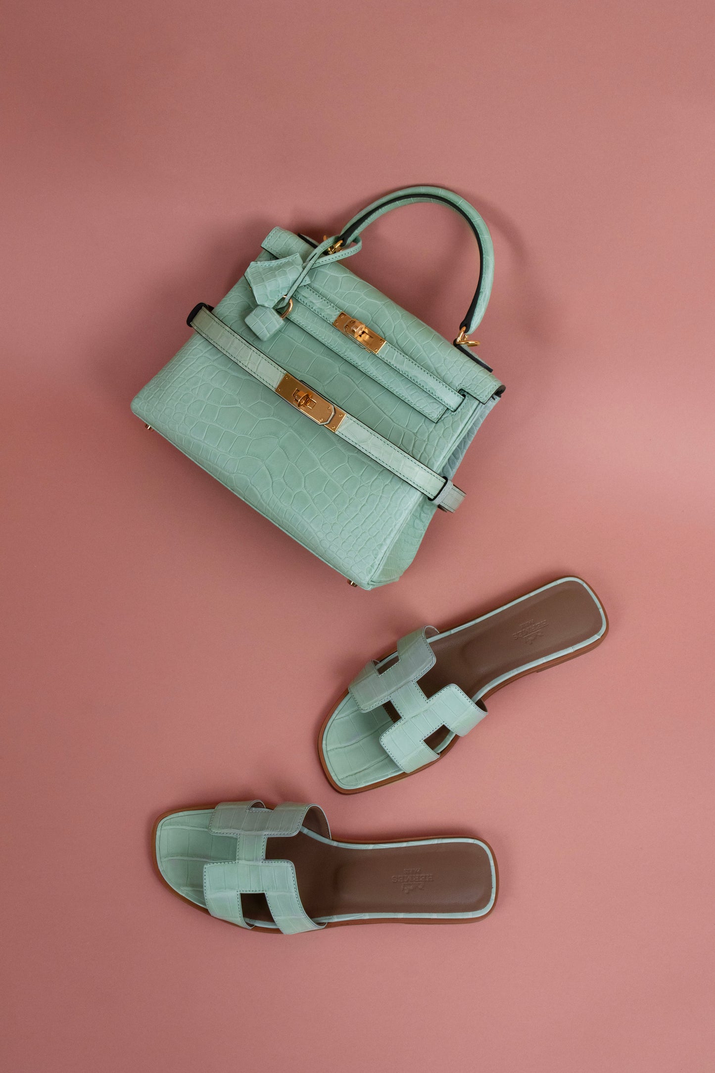 Hermès Kelly 25 Matte Alligator with Kelly Belt & Oran Sandals in Vert D'eau