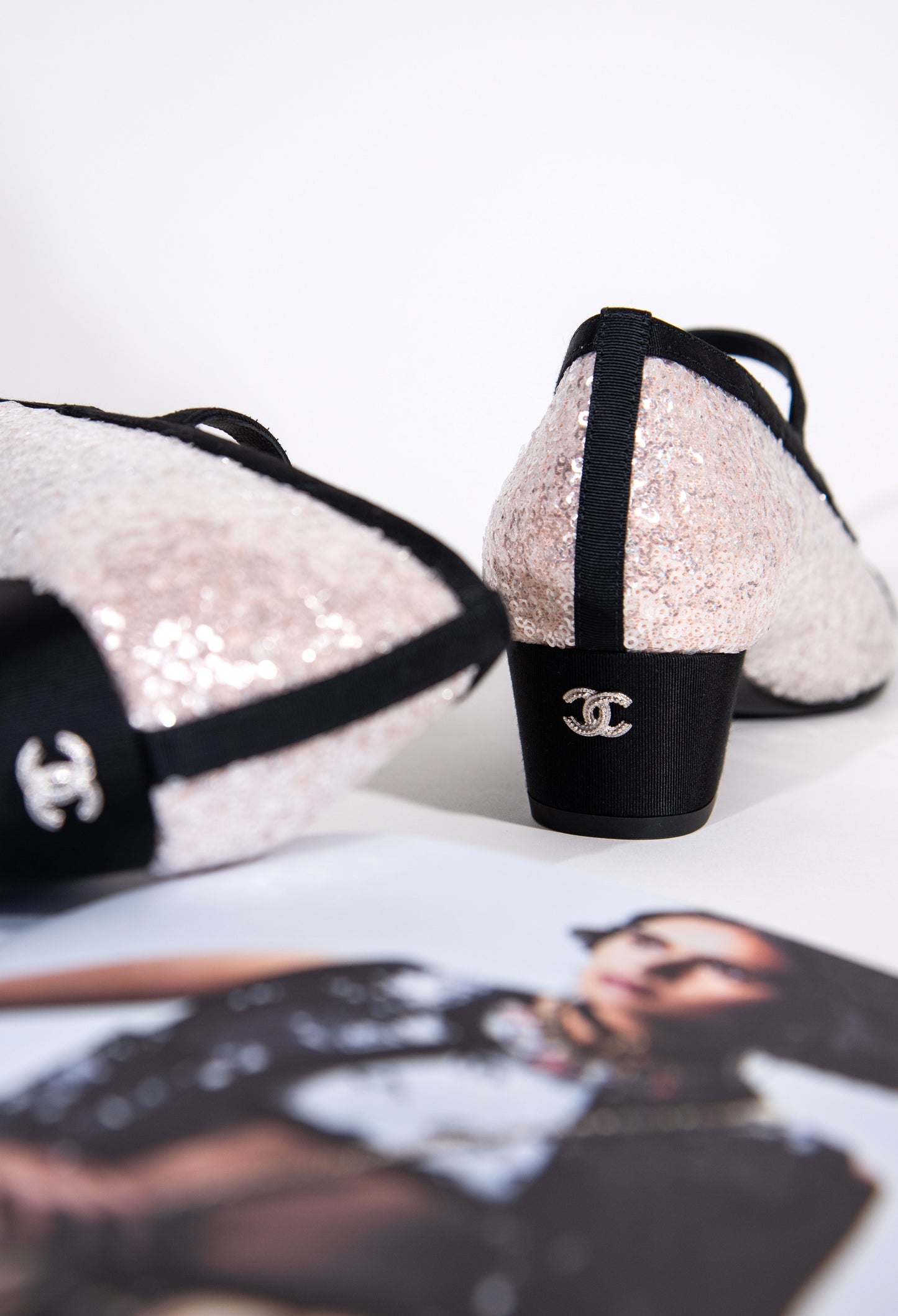 Chanel Mary Janes in Glittered/Light Pink/Black - Details
