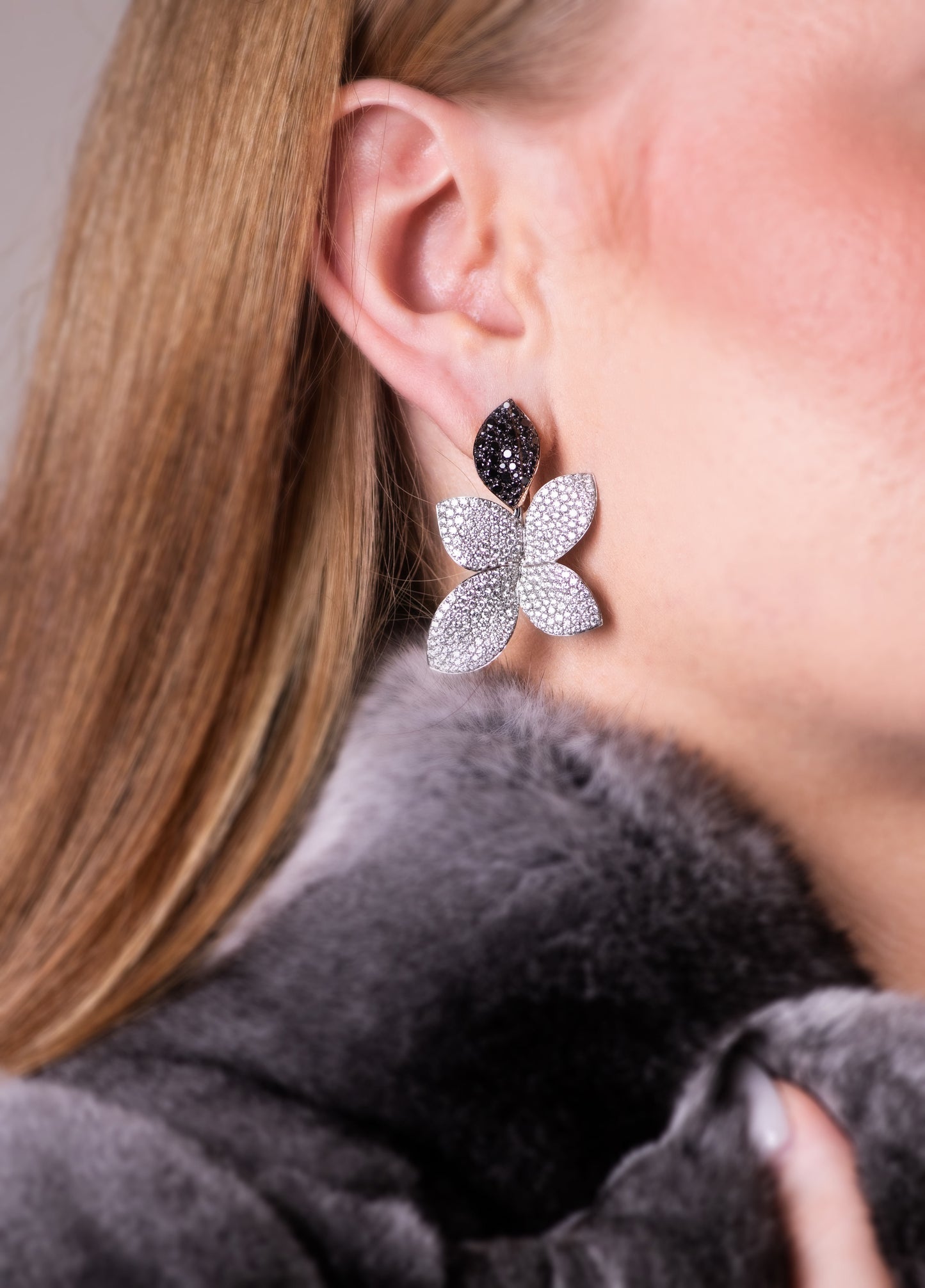 Pasquale Bruni Giardini Segreti Flower White/Black Diamond Earrings