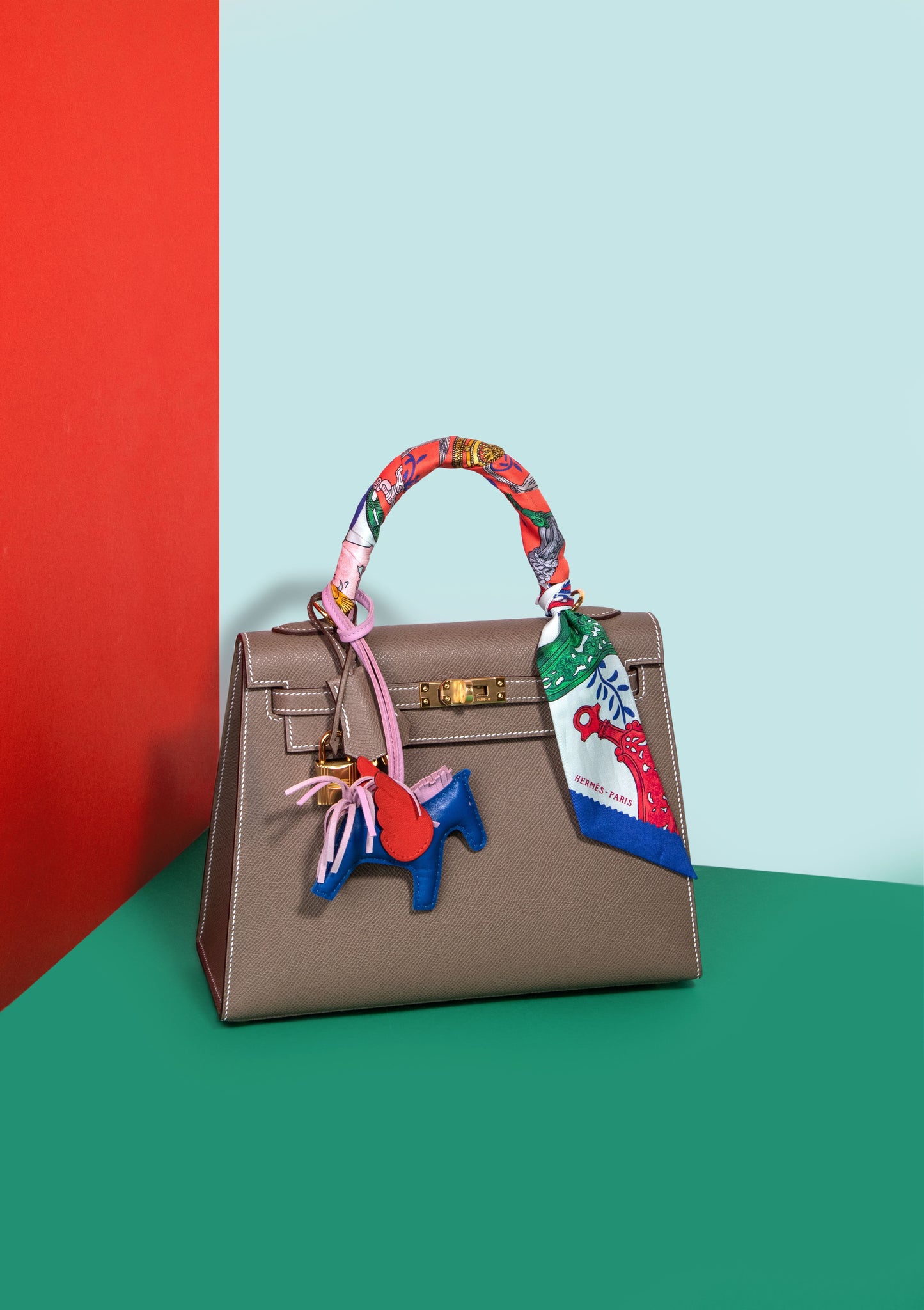 Hermès - Kelly 25 Etoupe GHW with Charm & Twilly