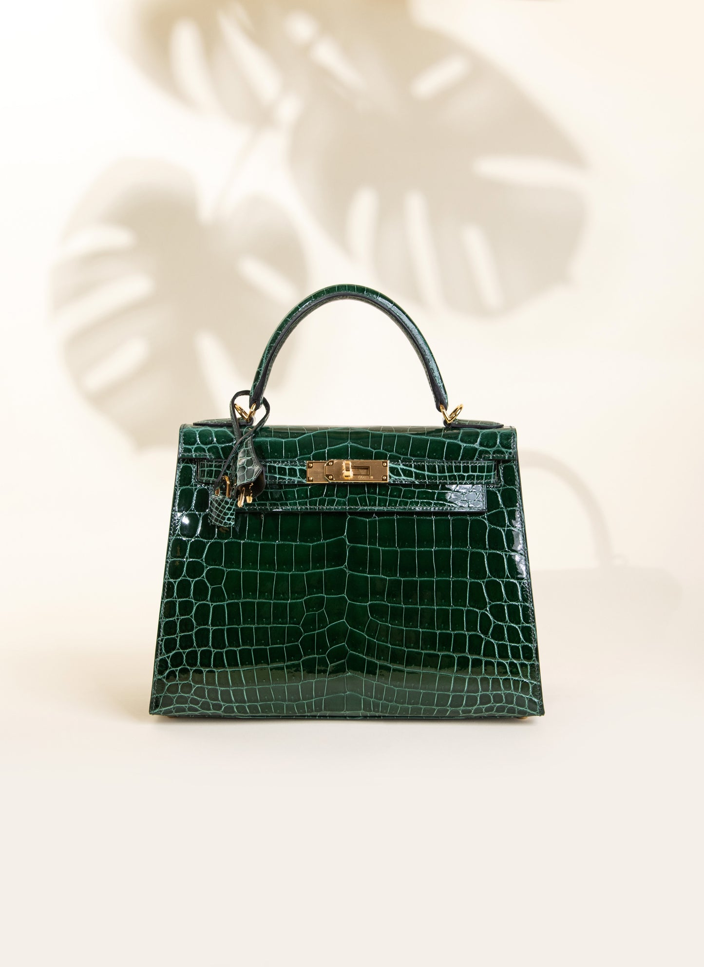 Hermès - Kelly 28 Shiny Crocodile in Vert Fonce GHW