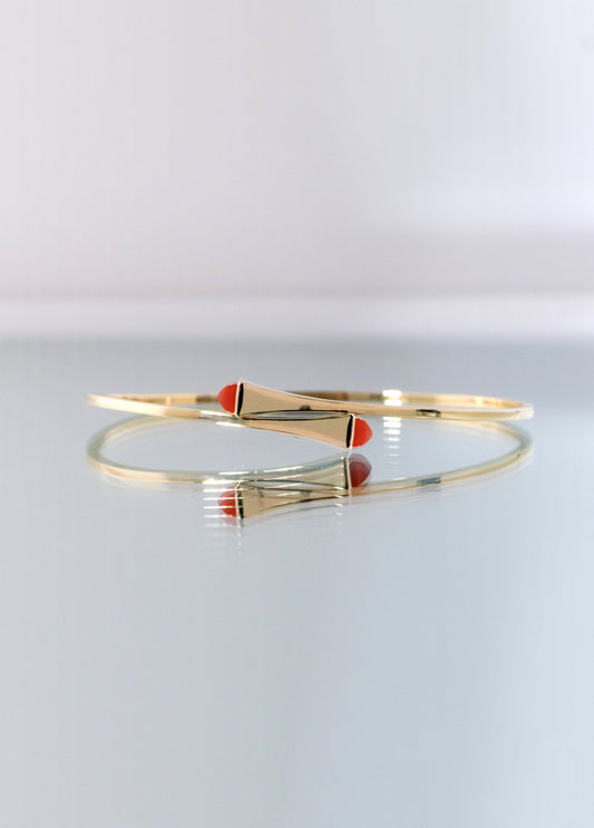 سوار مارلي كليو الذهبي من المرجان الأحمر بدون ألماس