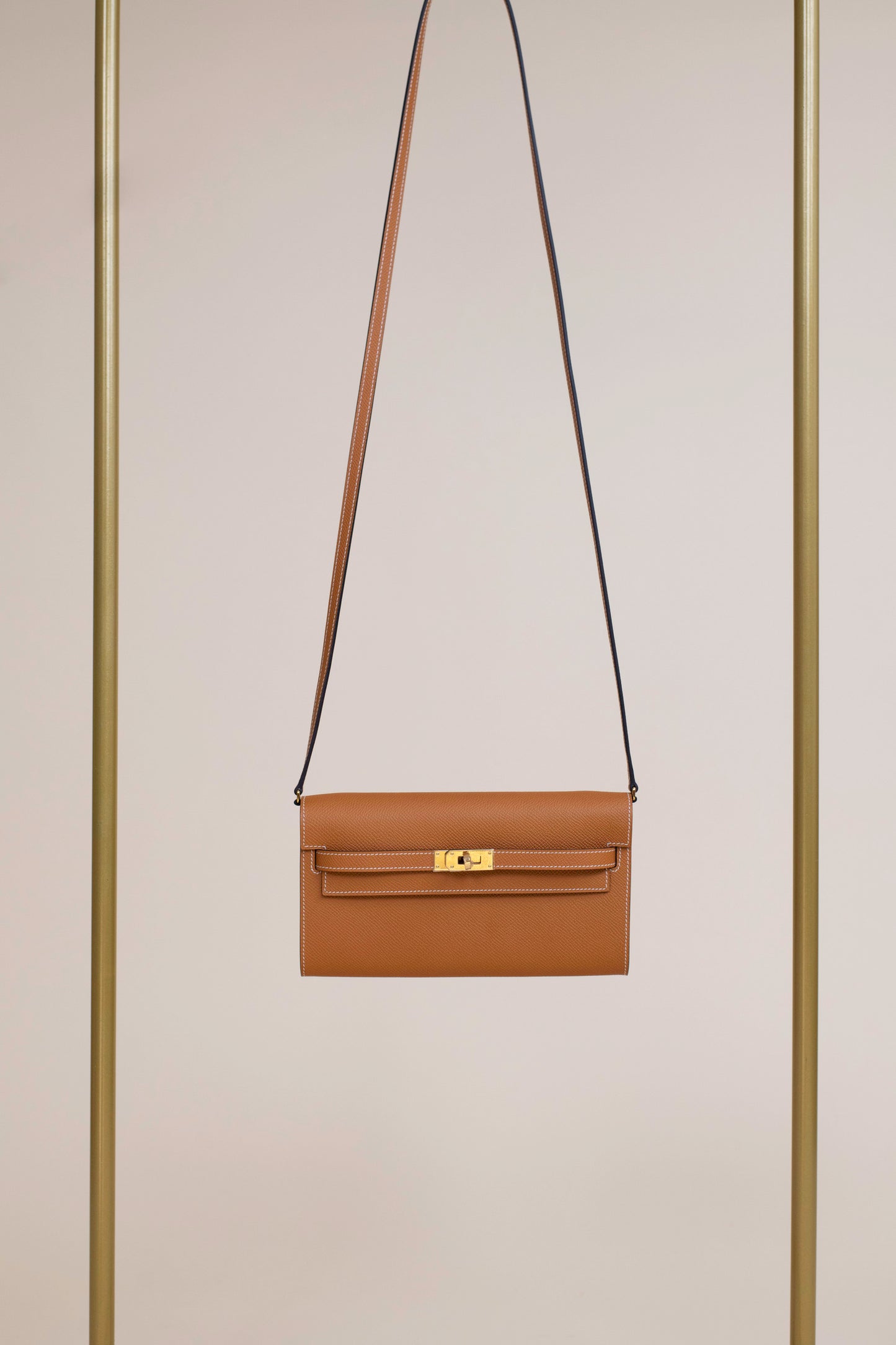 Hermès Kelly Wallet To Go Epsom in Toffee GHW