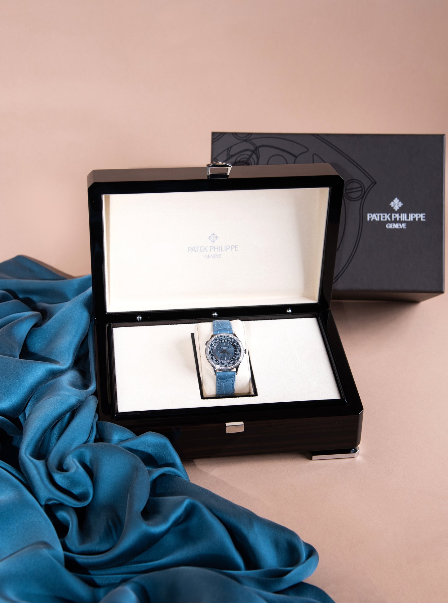 Patek Philippe 7130G World Time 36mm